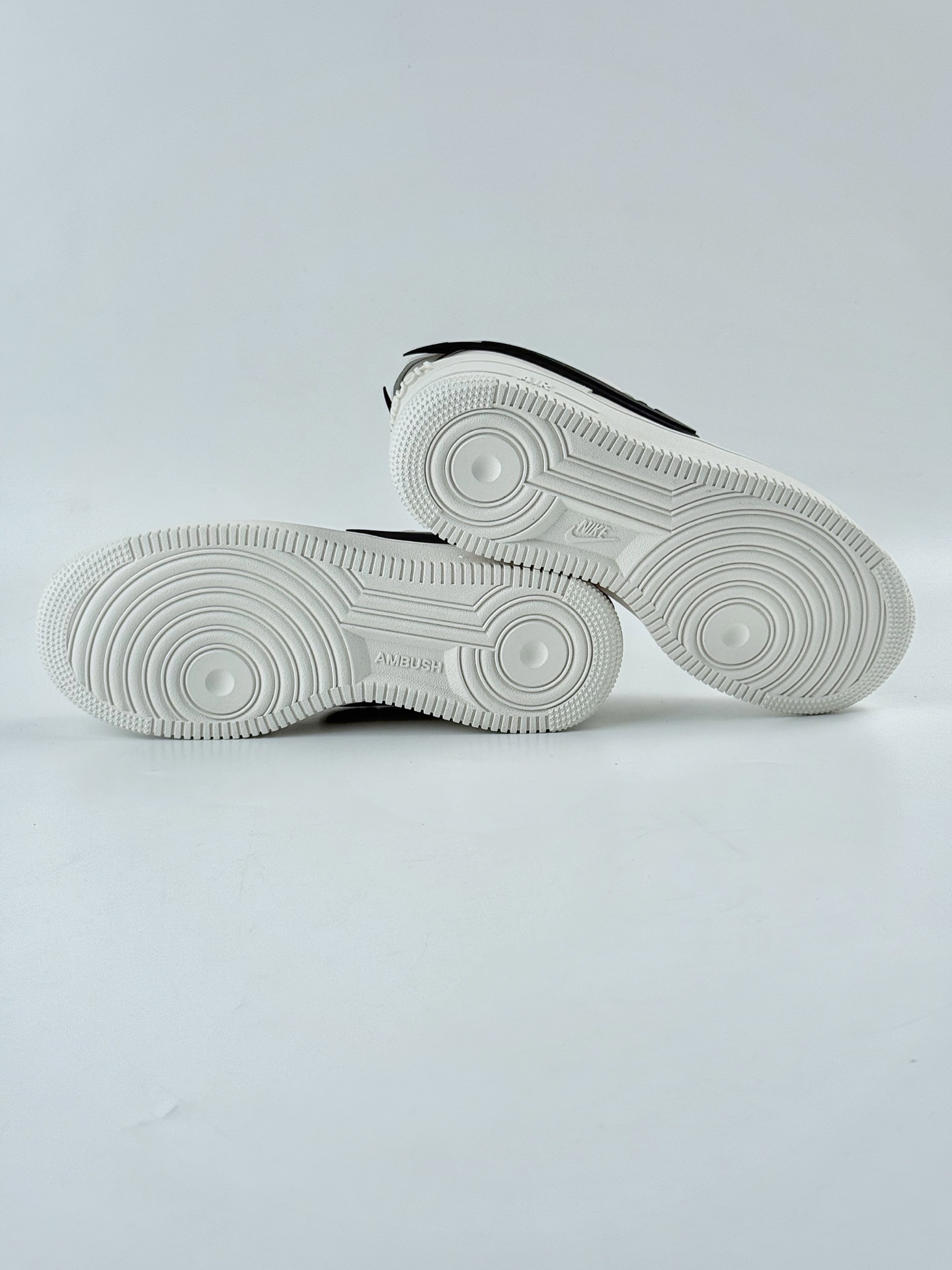 Nike Air Force 1 Low 07 x AMBUSH 白黑大钩  DV3464-002