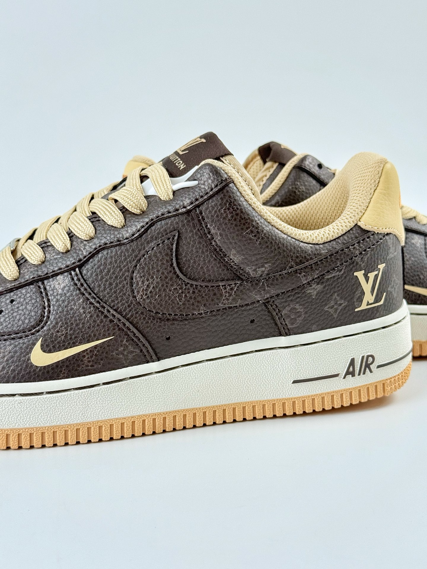 Nike Air Force 1 Low 07 x Louis Vuitton 黑棕小勾  LW9279-007