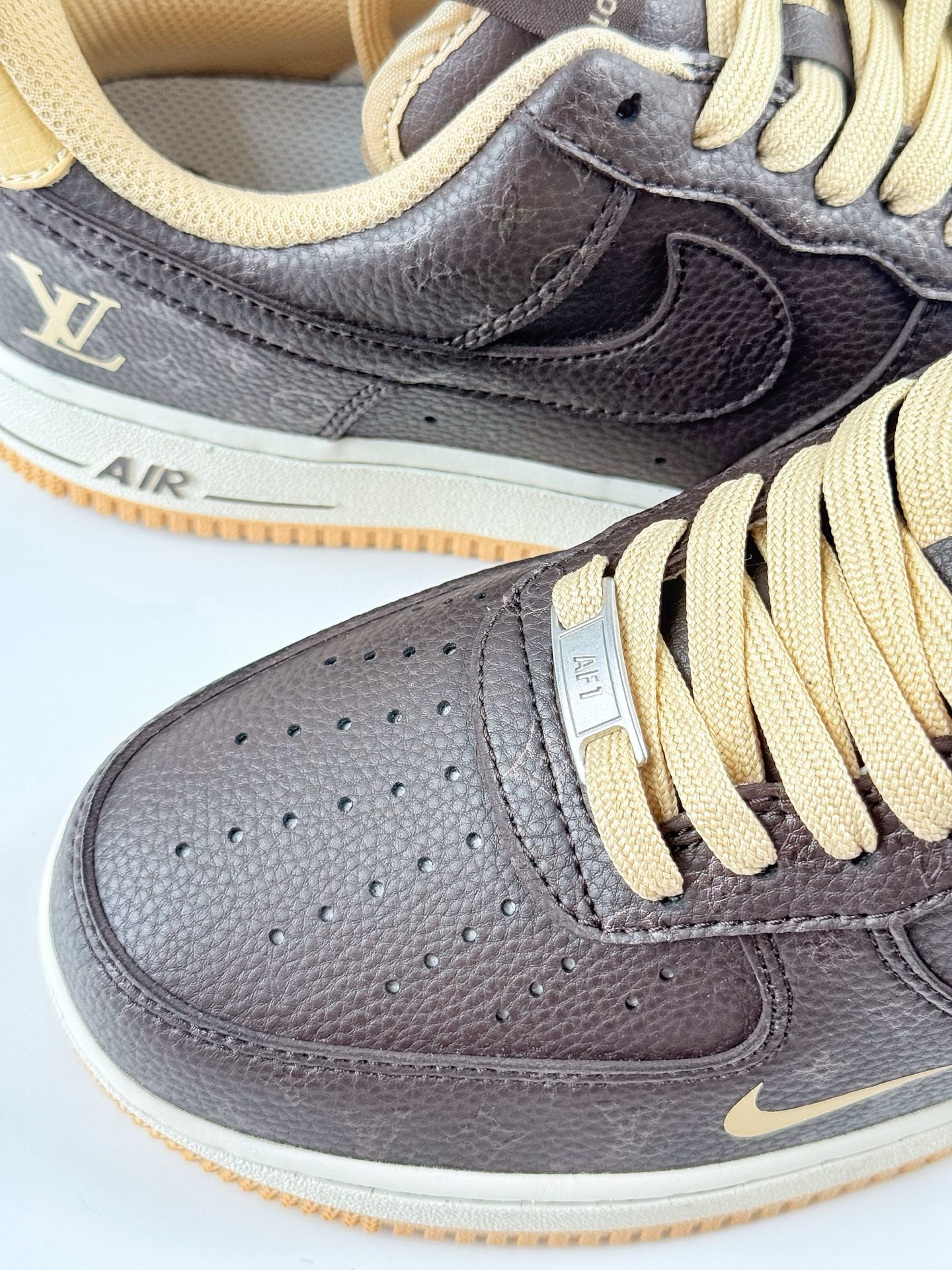 Nike Air Force 1 Low 07 x Louis Vuitton 黑棕小勾  LW9279-007