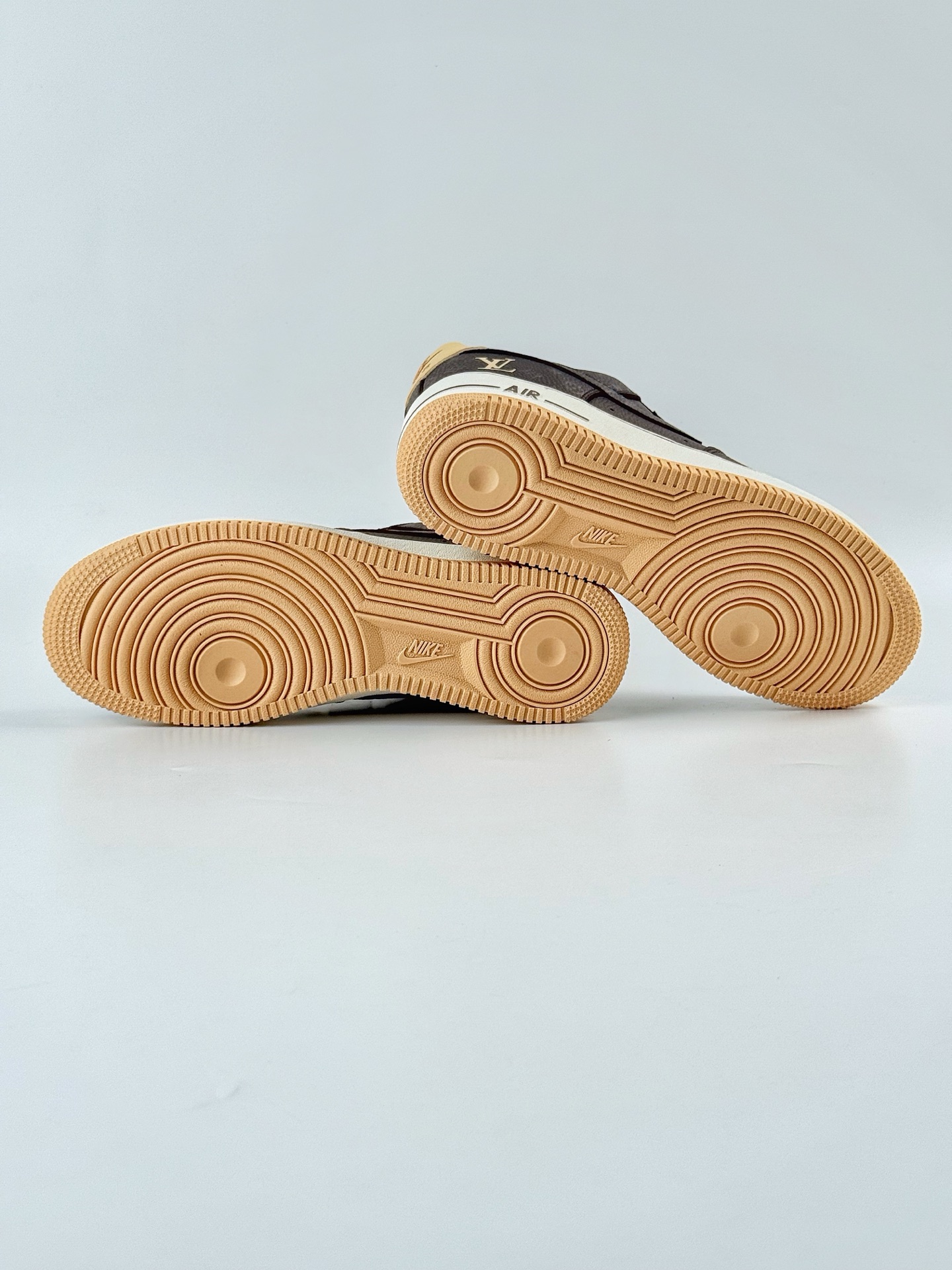 Nike Air Force 1 Low 07 x Louis Vuitton 黑棕小勾  LW9279-007