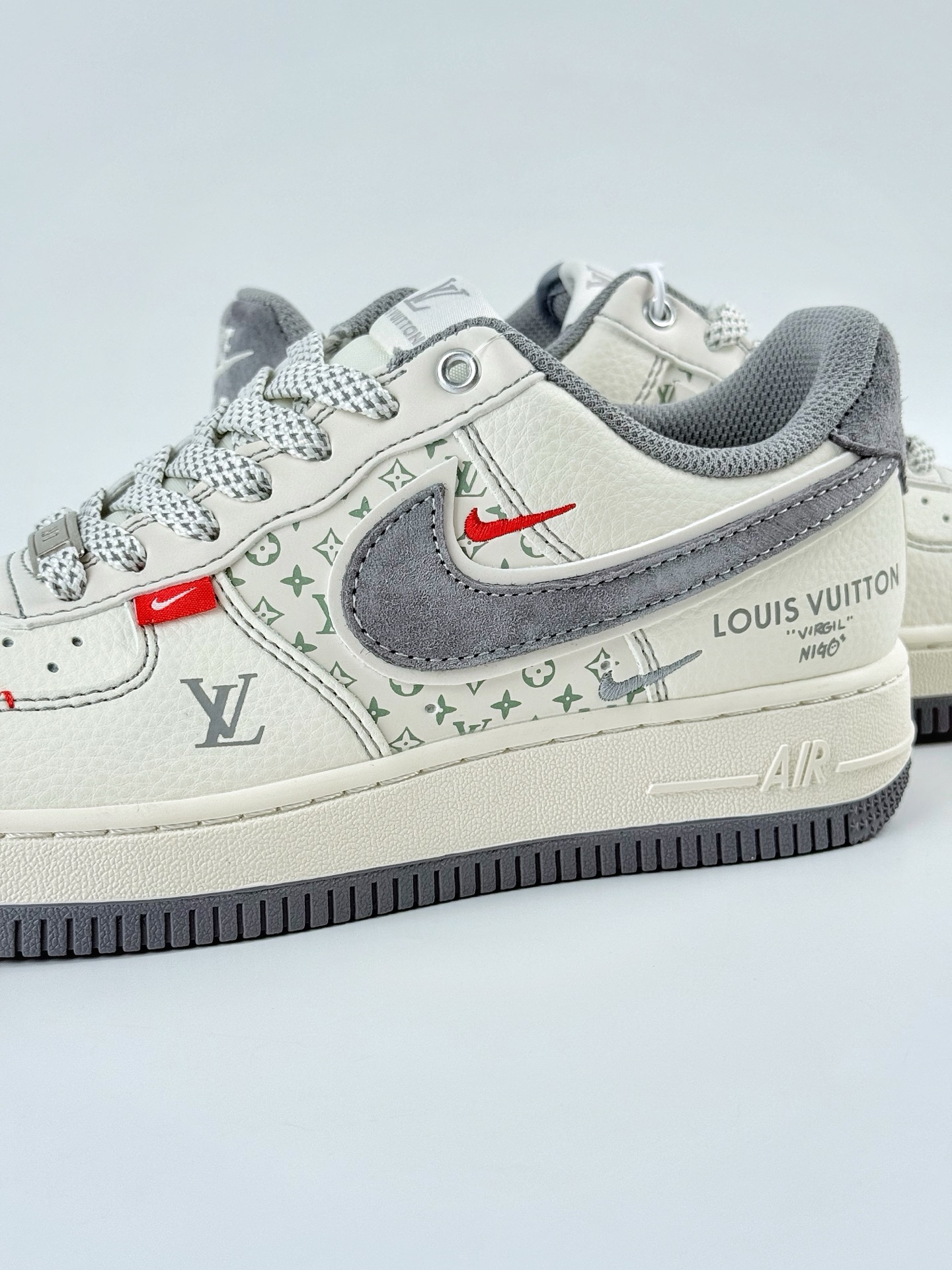 Nike Air Force 1 Low 07 x Louis Vuitton 白灰双小勾满天星  YX5066-350