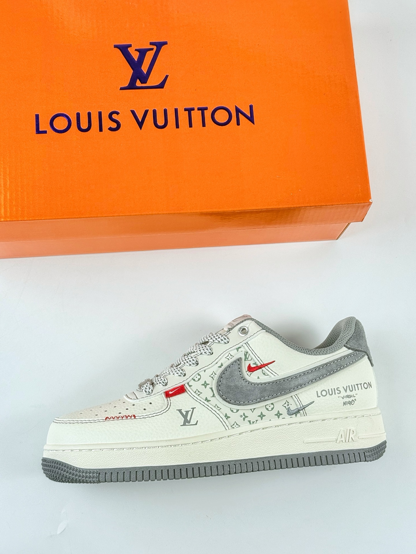 Nike Air Force 1 Low 07 x Louis Vuitton 白灰双小勾满天星  YX5066-350