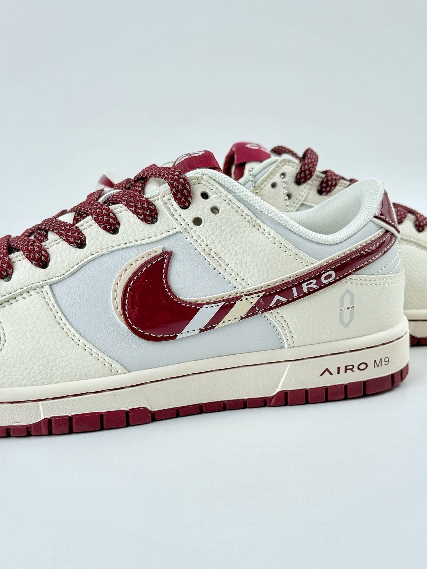 Nike SB Dunk Low 问界M9米蓝红小勾满天星  FC1688-236