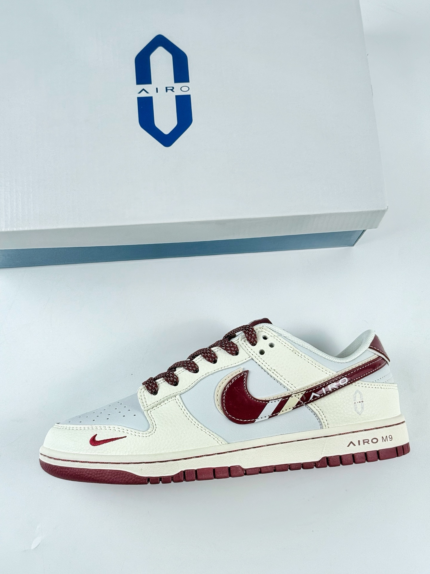 Nike SB Dunk Low 问界M9米蓝红小勾满天星  FC1688-236