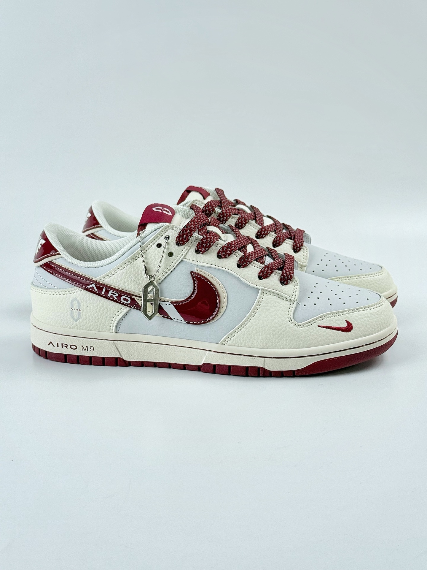 Nike SB Dunk Low 问界M9米蓝红小勾满天星  FC1688-236