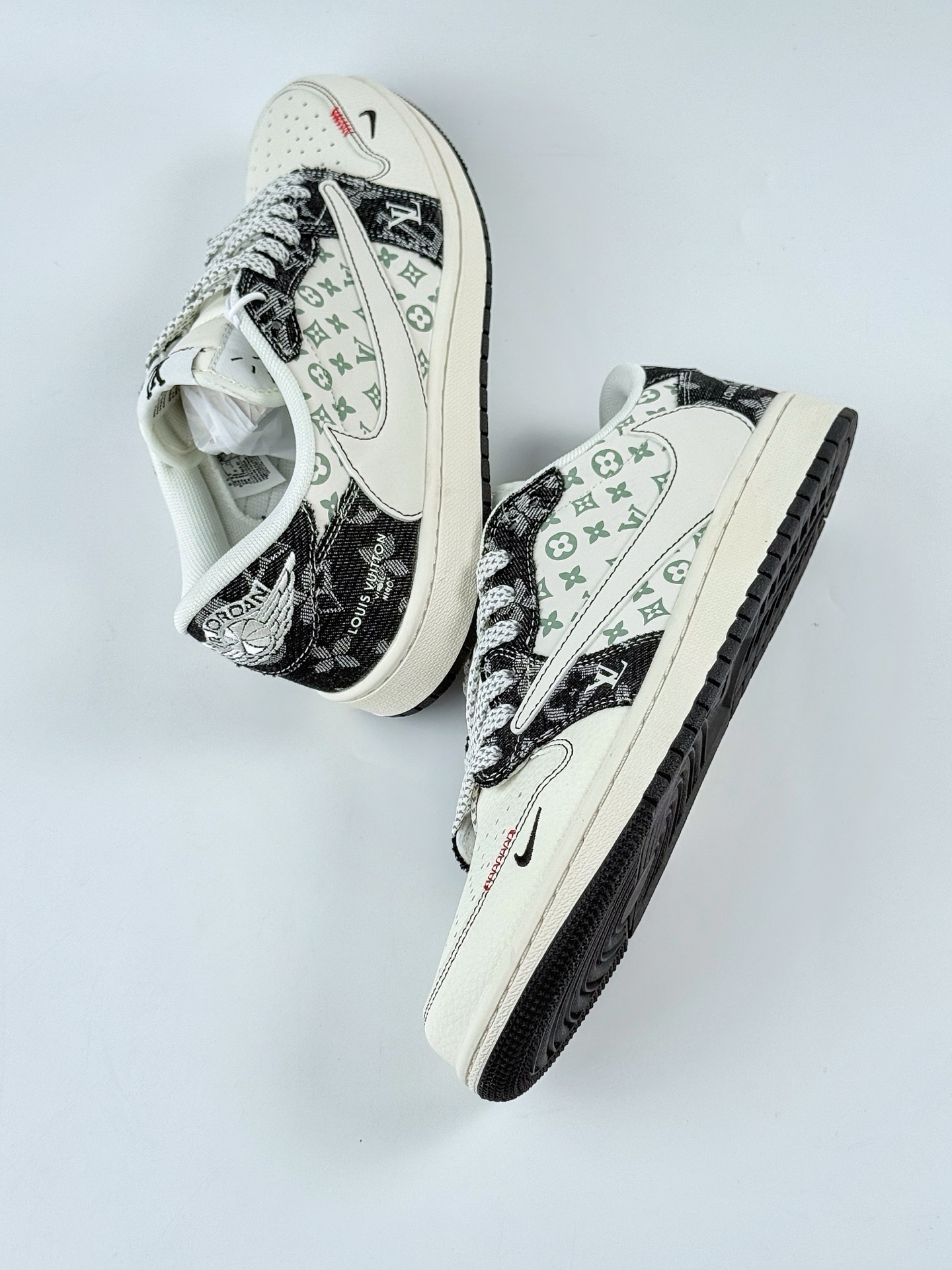 Travis Scott x Nike Air Jordan 1 Low x Louis Vuitton Air Jordan 1 Low 反转白黑小勾满天星倒钩  YX5066-327