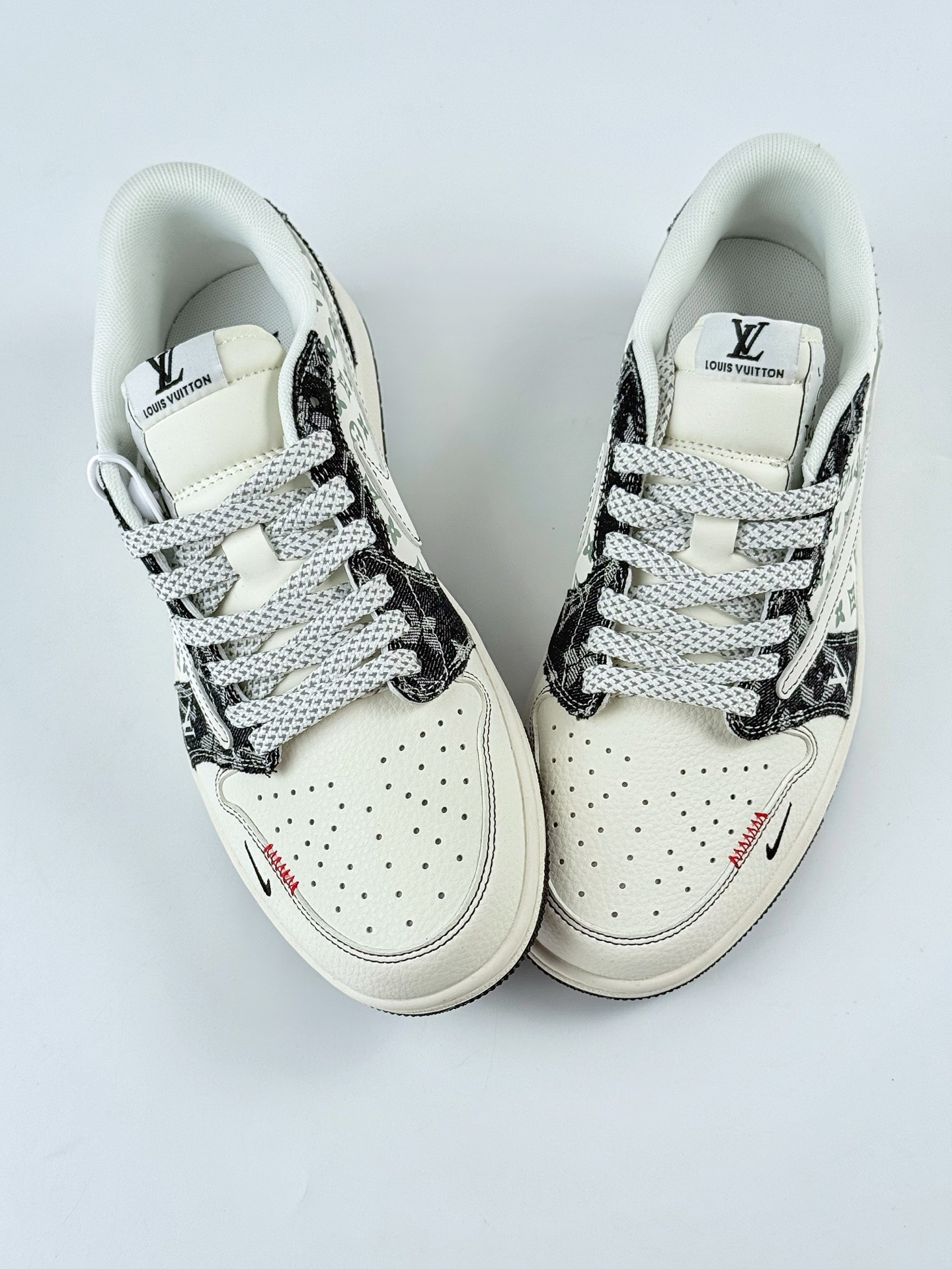 Travis Scott x Nike Air Jordan 1 Low x Louis Vuitton Air Jordan 1 Low 反转白黑小勾满天星倒钩  YX5066-327