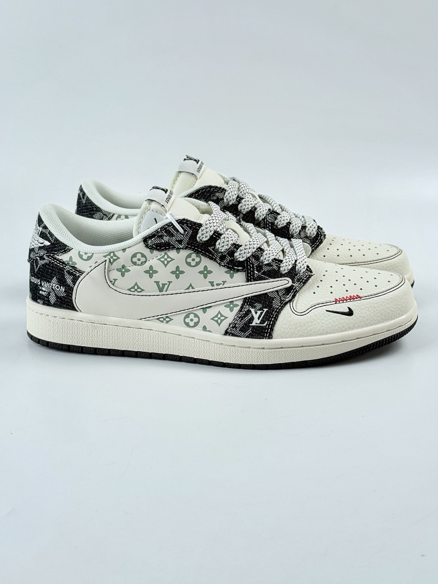 Travis Scott x Nike Air Jordan 1 Low x Louis Vuitton Air Jordan 1 Low 反转白黑小勾满天星倒钩  YX5066-327