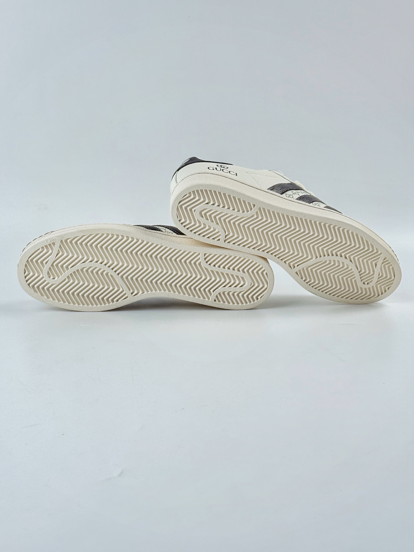 AD Originals Superstar x GUCCI 白黑  HS3073