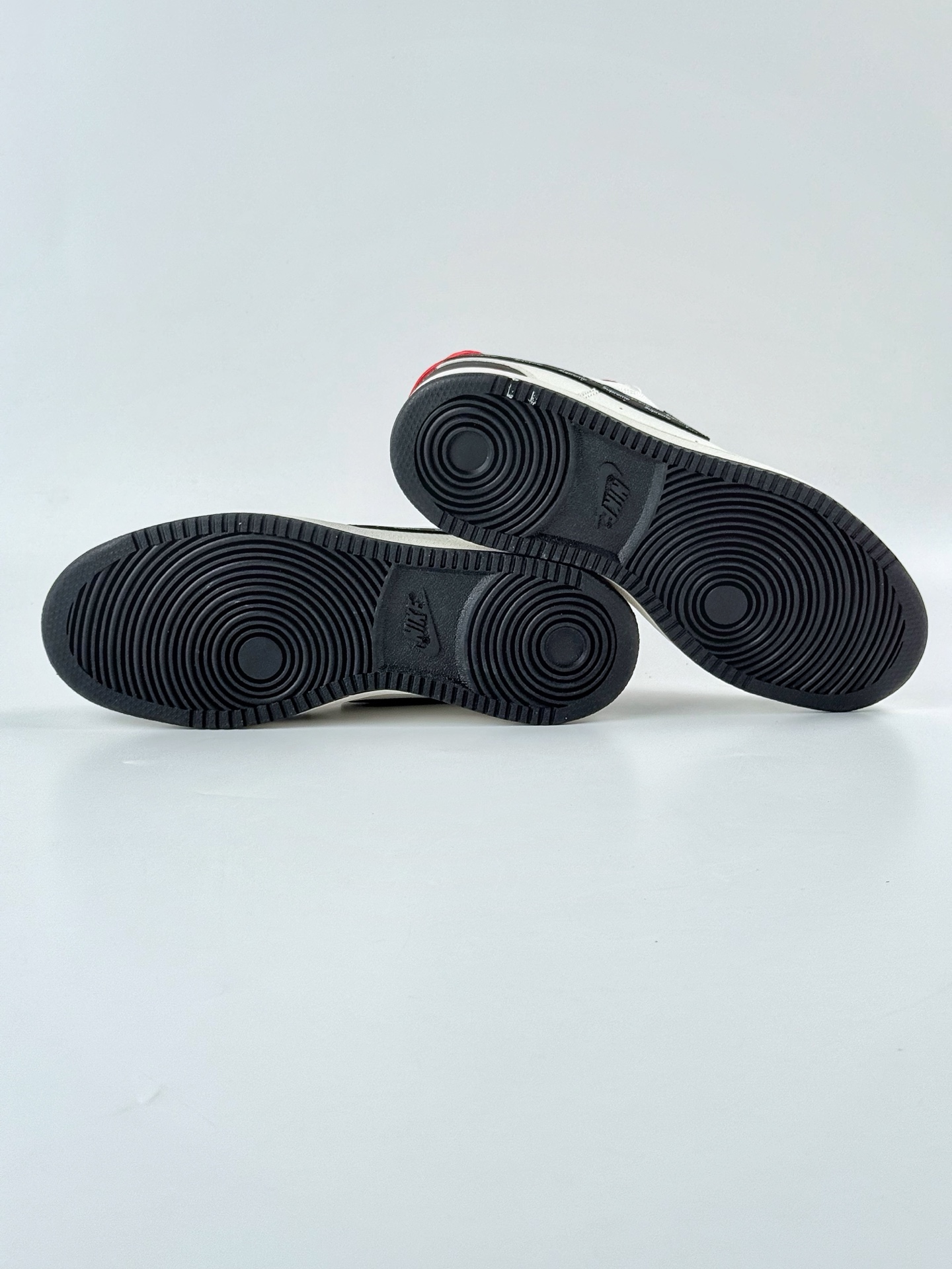 Nike Court Vision Low x Supreme 黑白红满天星 休闲运动板鞋  FD5188-132