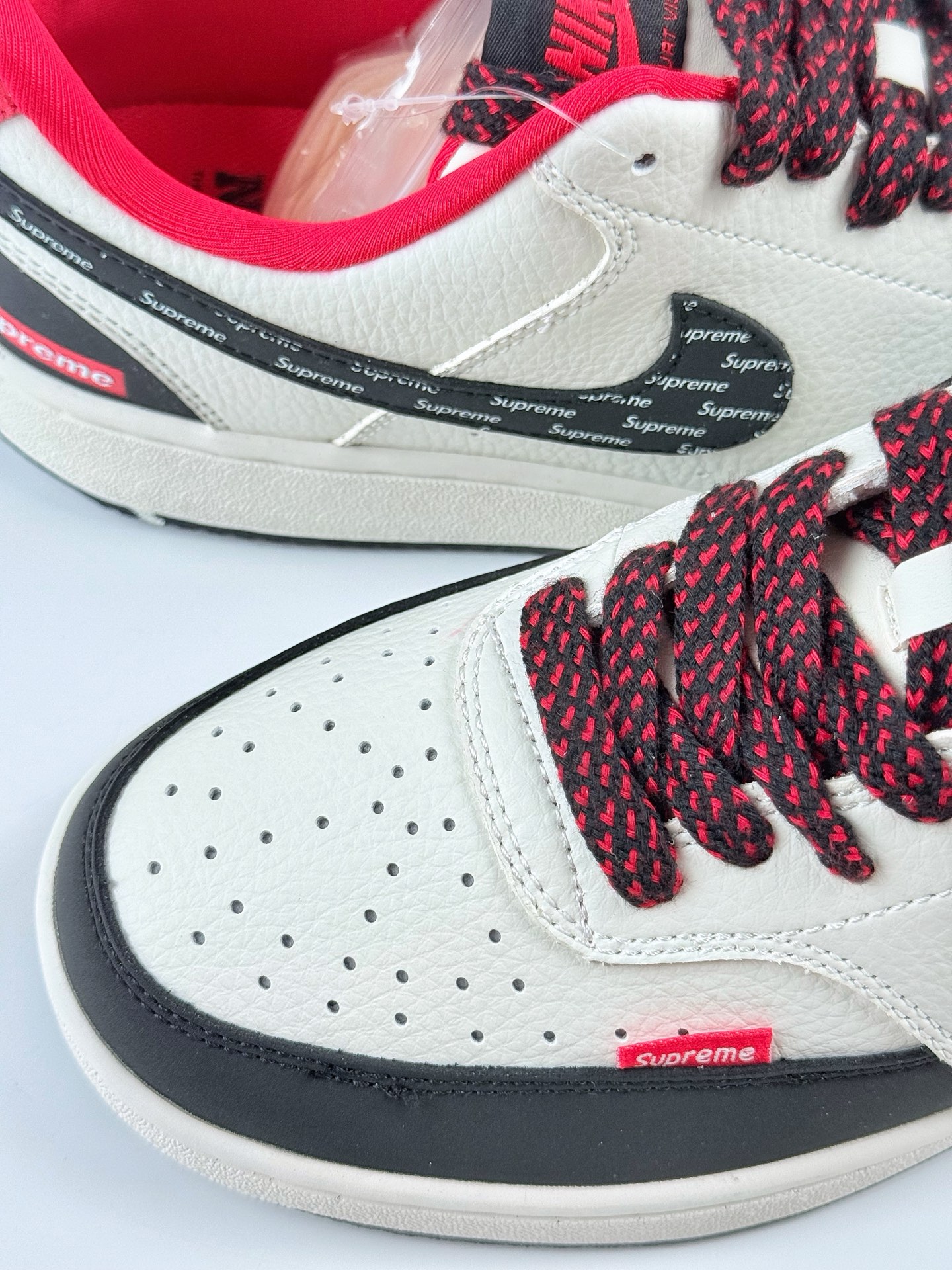 Nike Court Vision Low x Supreme 黑白红满天星 休闲运动板鞋  FD5188-132