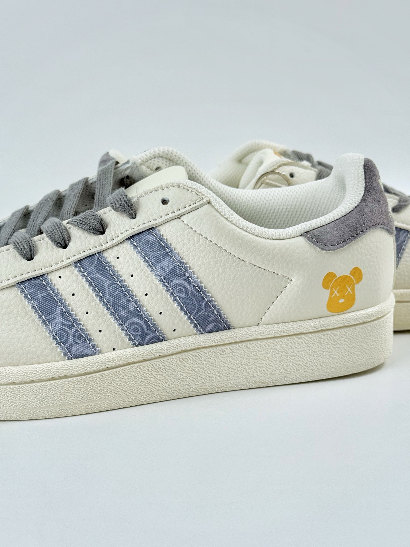AD Originals Superstar 小熊 白蓝黄  XS0011
