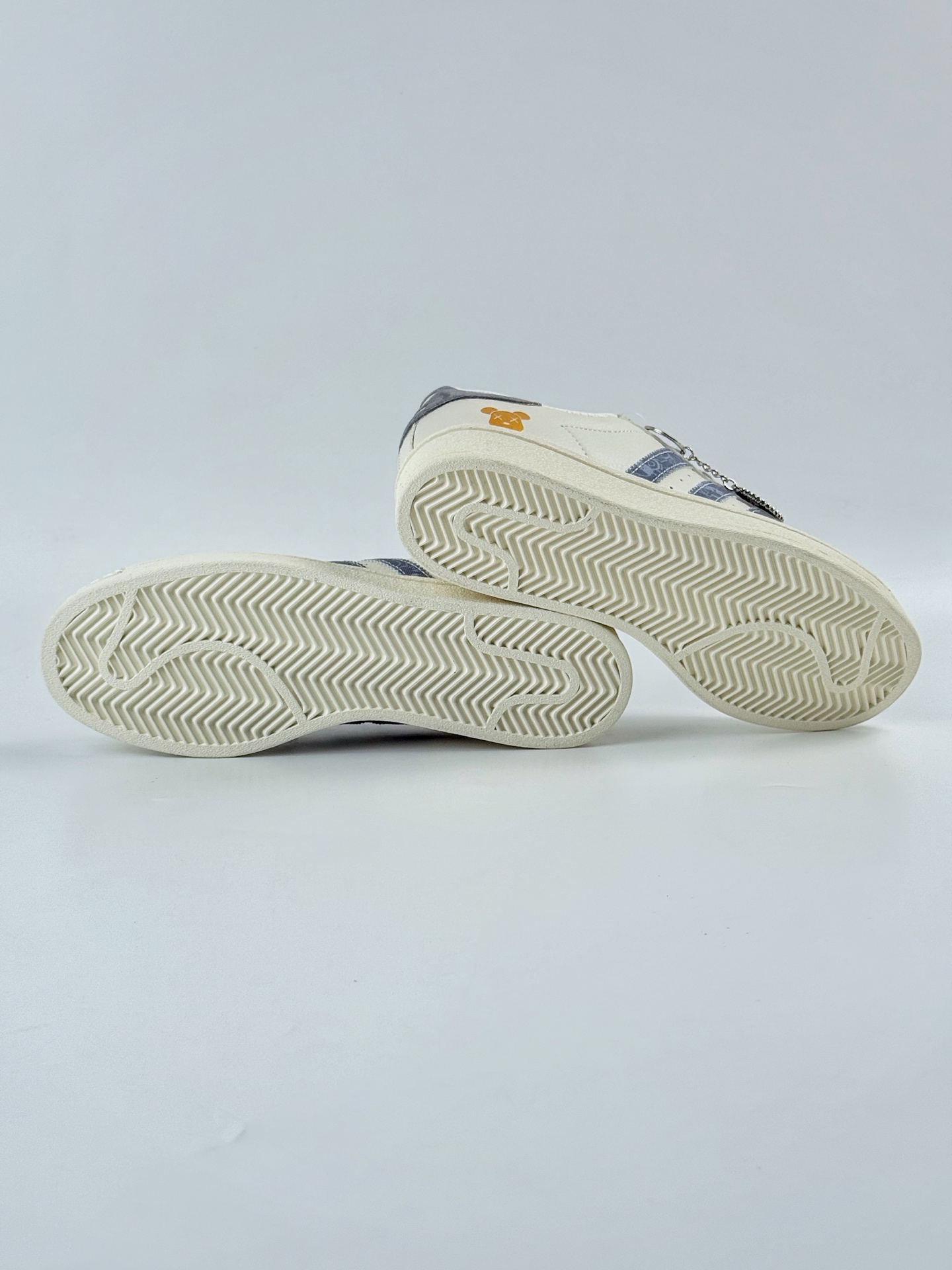 AD Originals Superstar 小熊 白蓝黄  XS0011