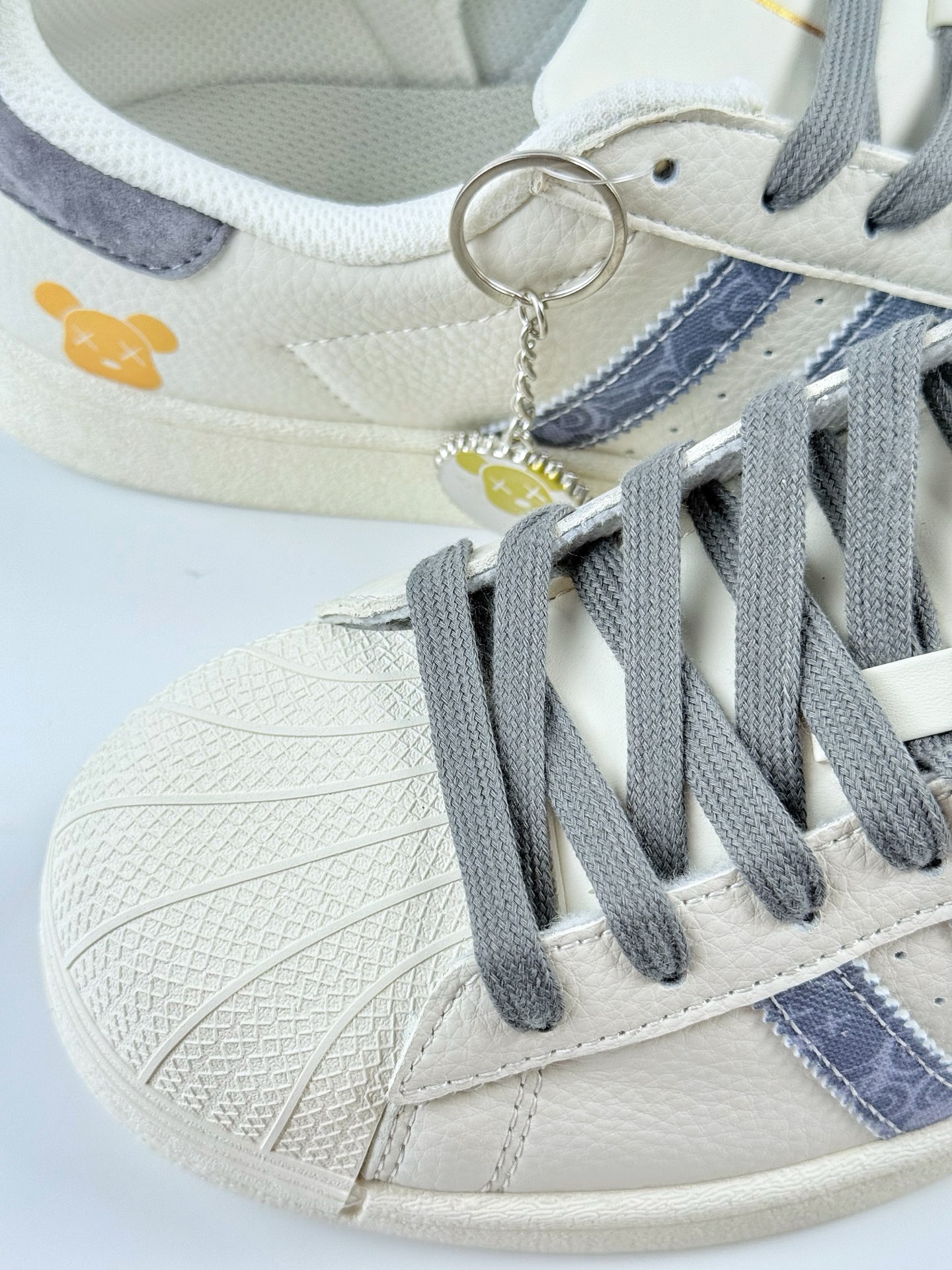 AD Originals Superstar 小熊 白蓝黄  XS0011