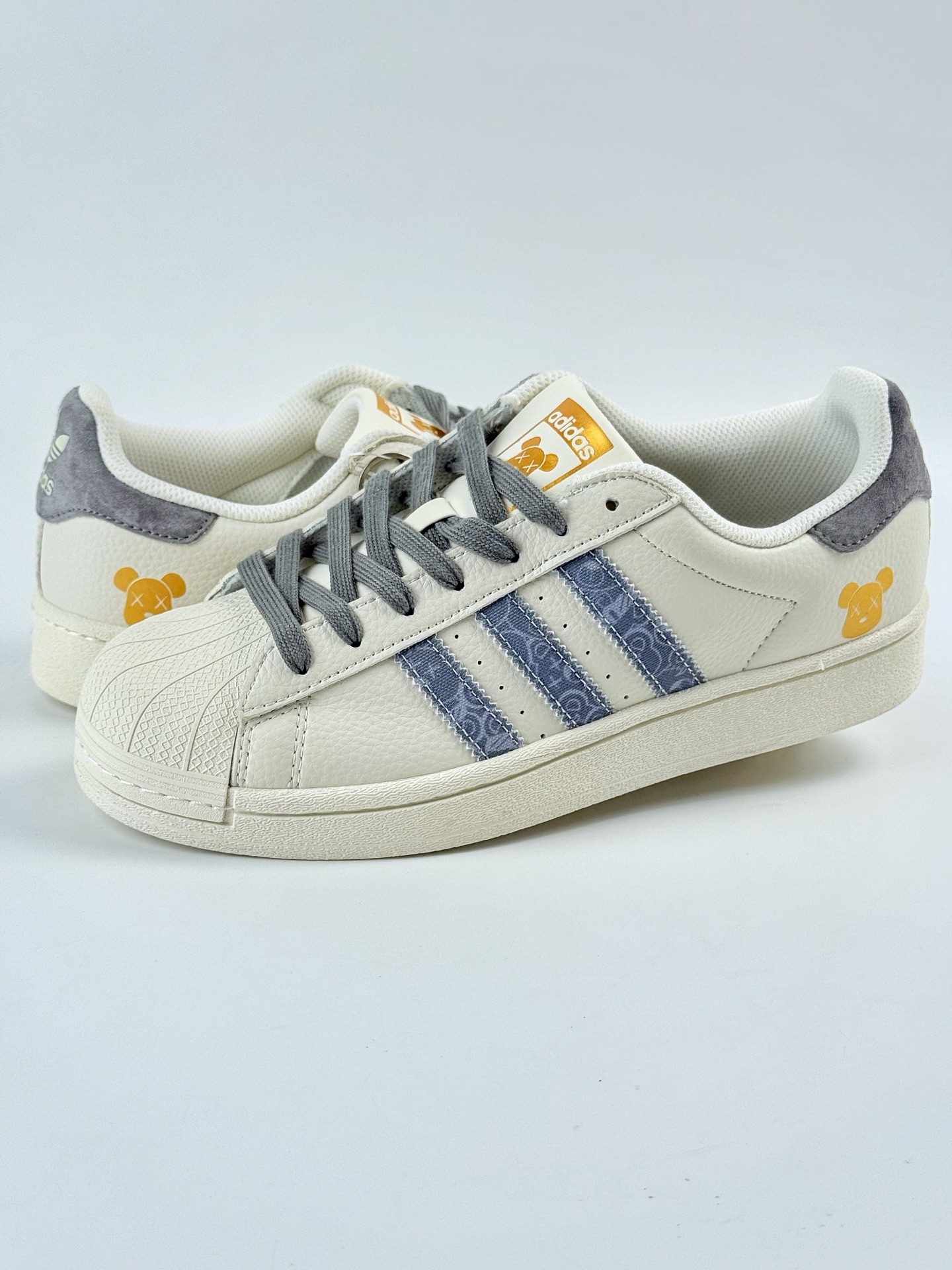 AD Originals Superstar 小熊 白蓝黄  XS0011