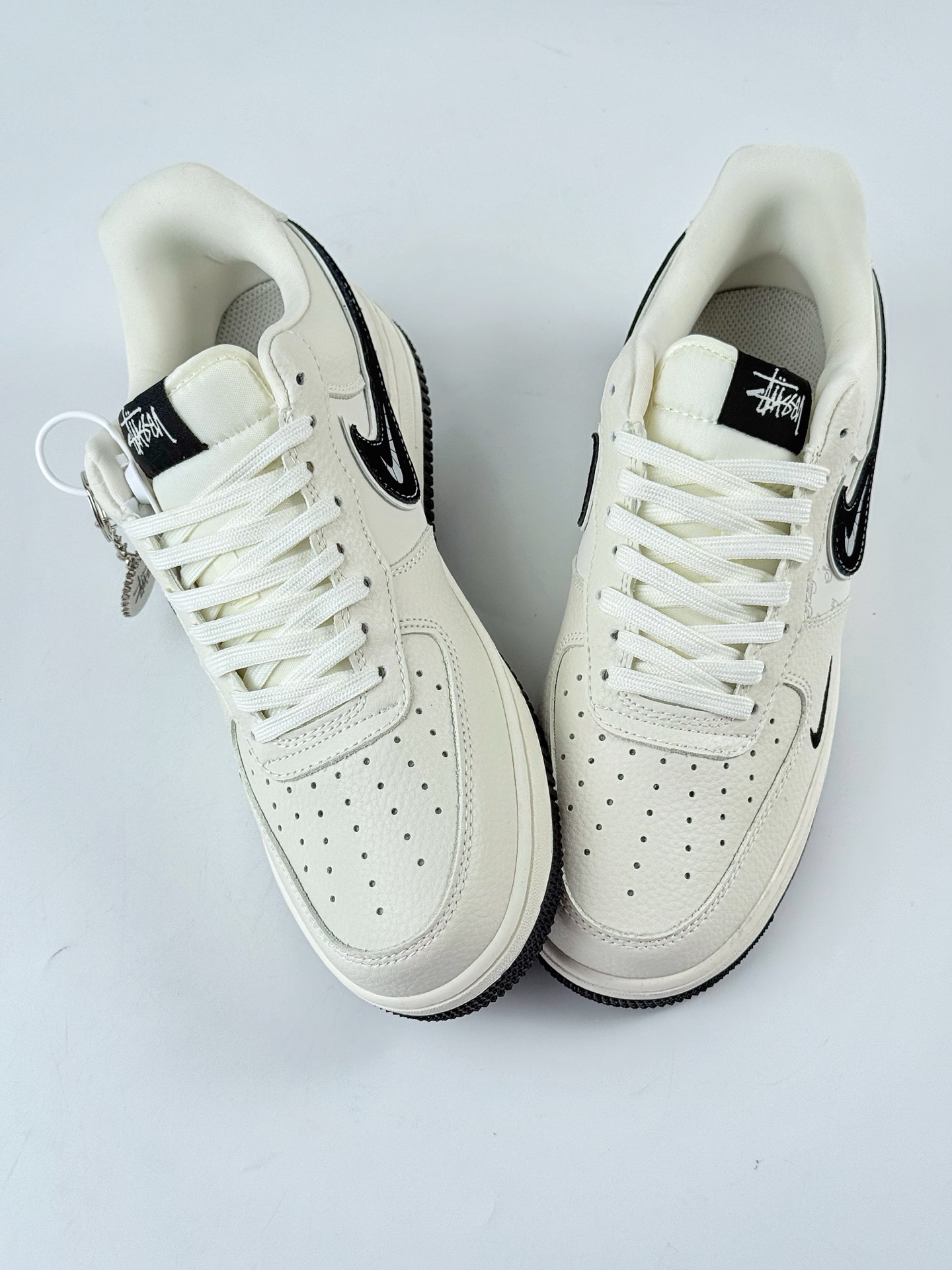 Nike Air Force 1 Low 07 x Stussy 白黑小勾  KK1988-093