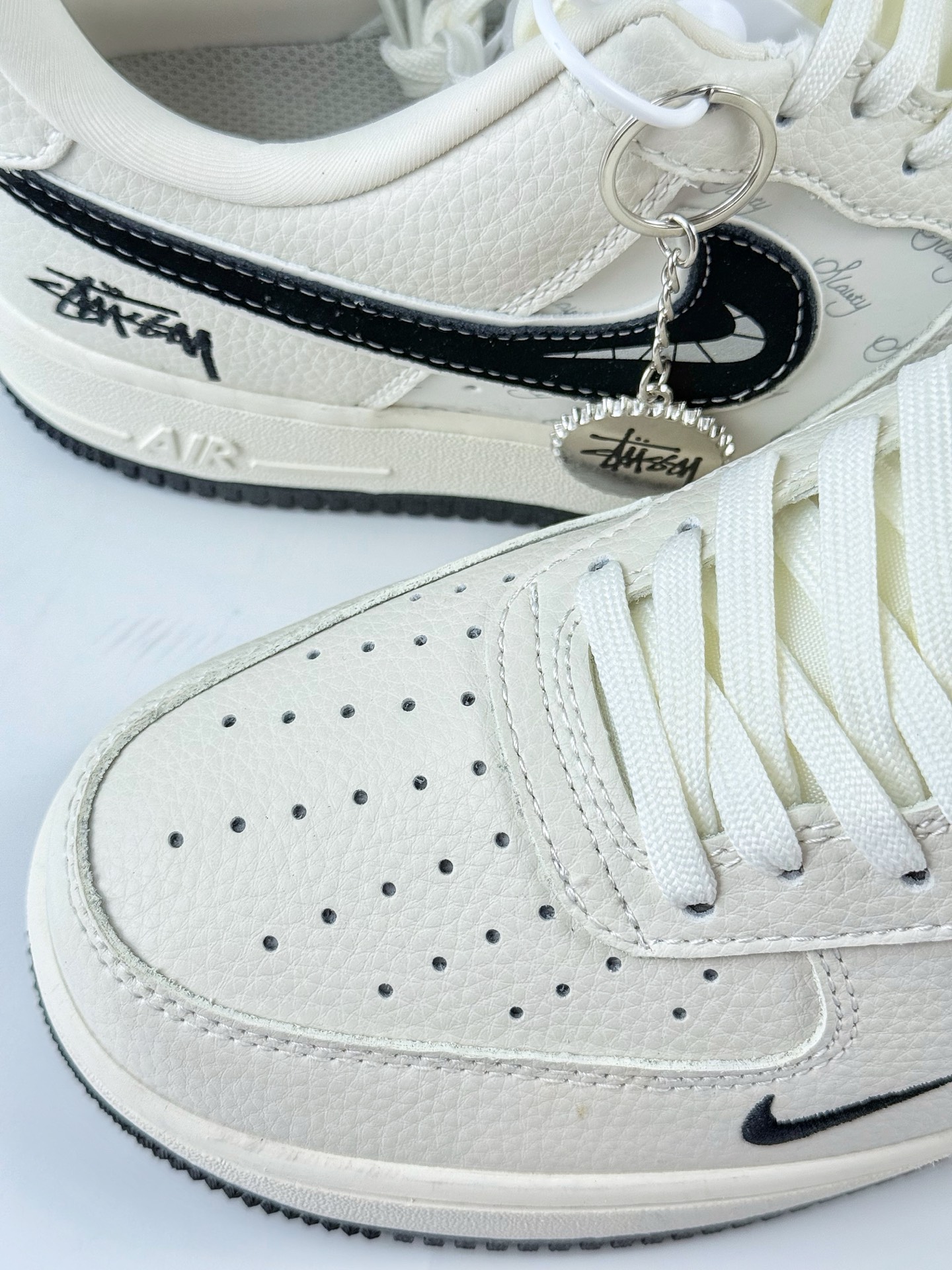 Nike Air Force 1 Low 07 x Stussy 白黑小勾  KK1988-093