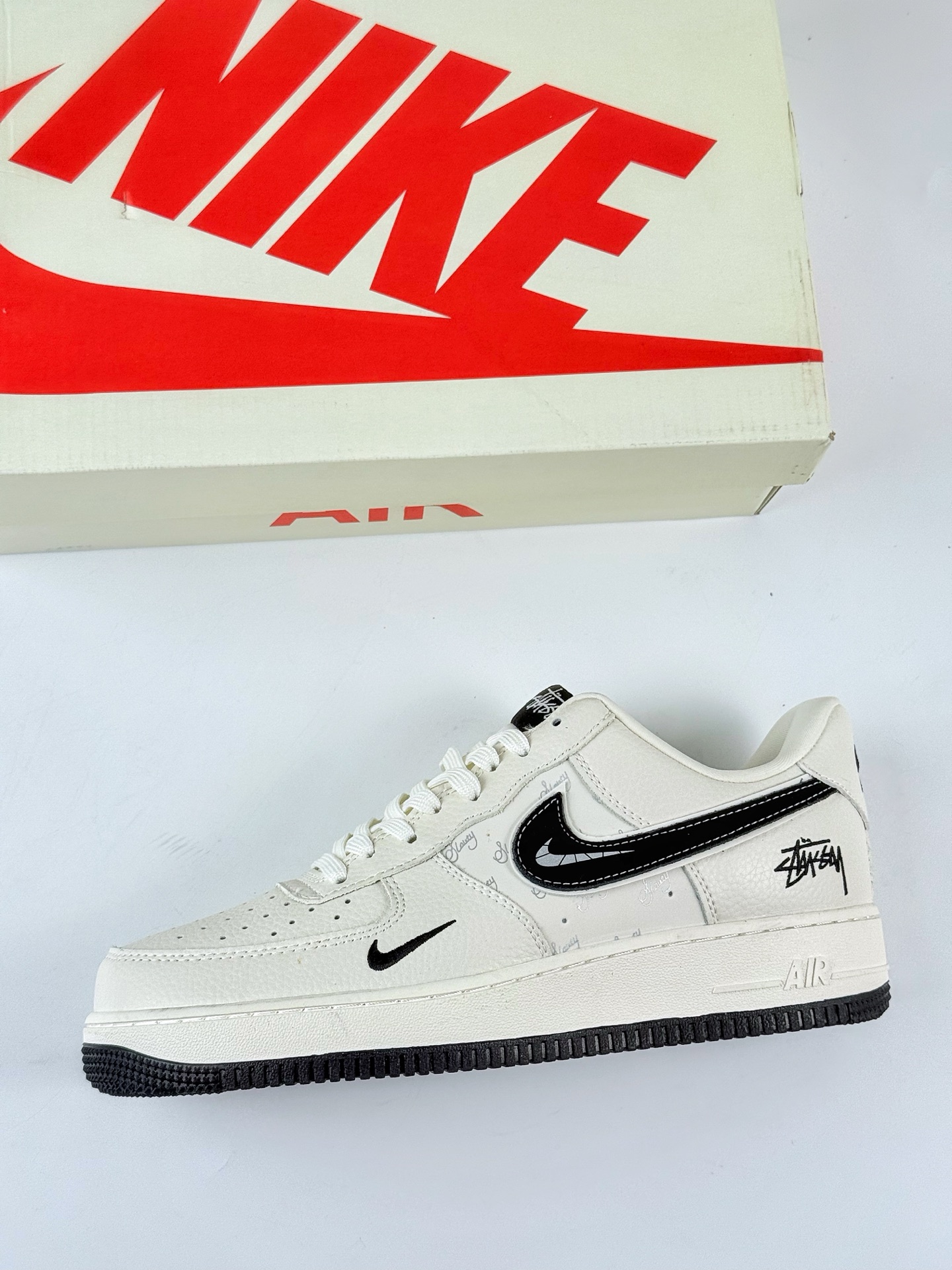Nike Air Force 1 Low 07 x Stussy 白黑小勾  KK1988-093