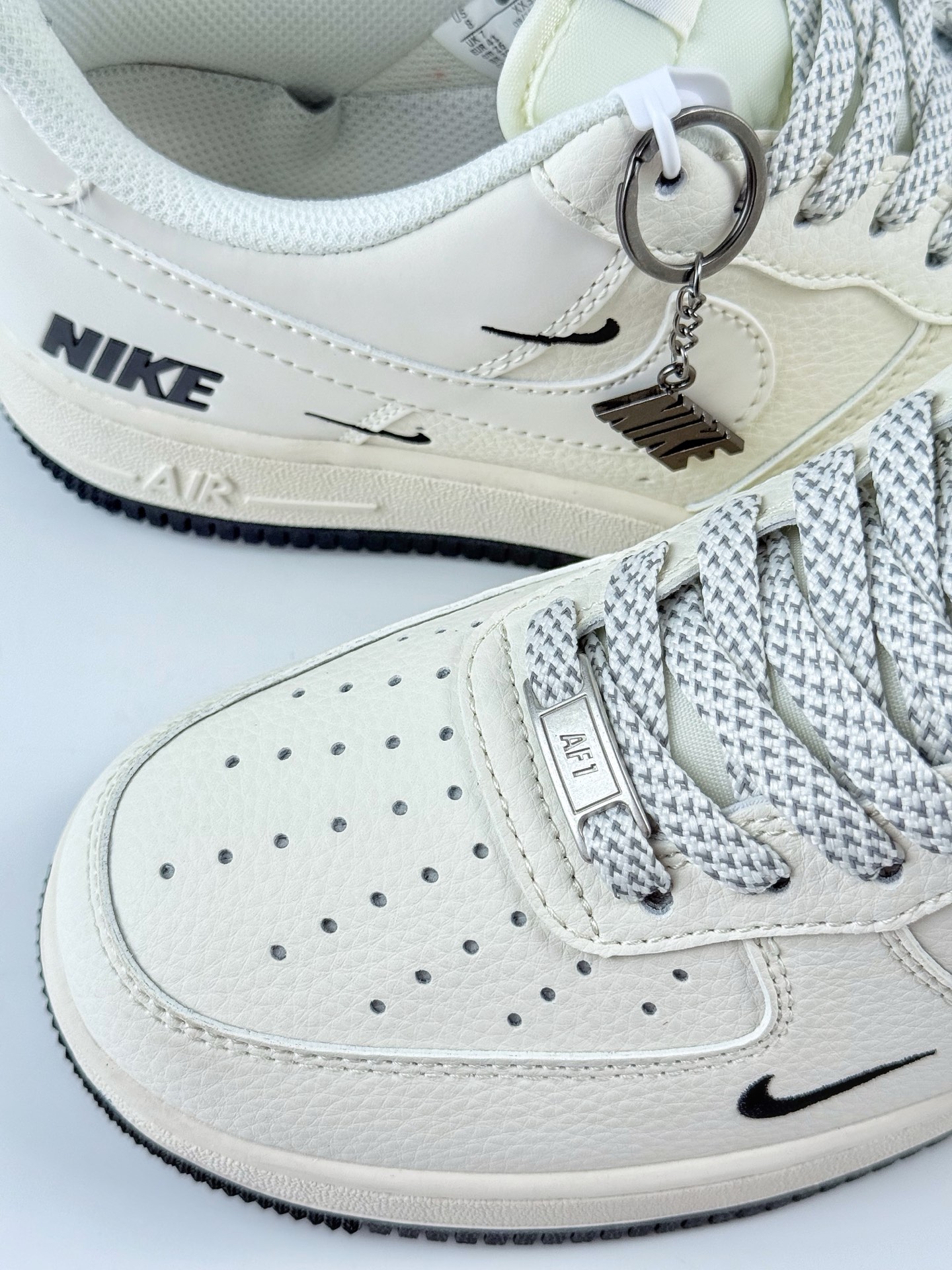 Nike Air Force 1 Low 07 x NIKE 白黑三小勾满天星  XX3168-183