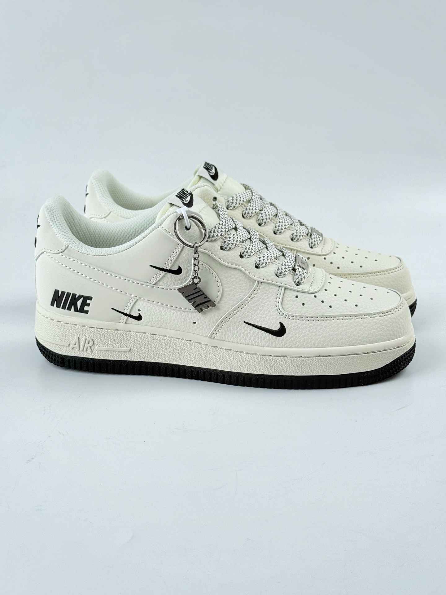 Nike Air Force 1 Low 07 x NIKE 白黑三小勾满天星  XX3168-183
