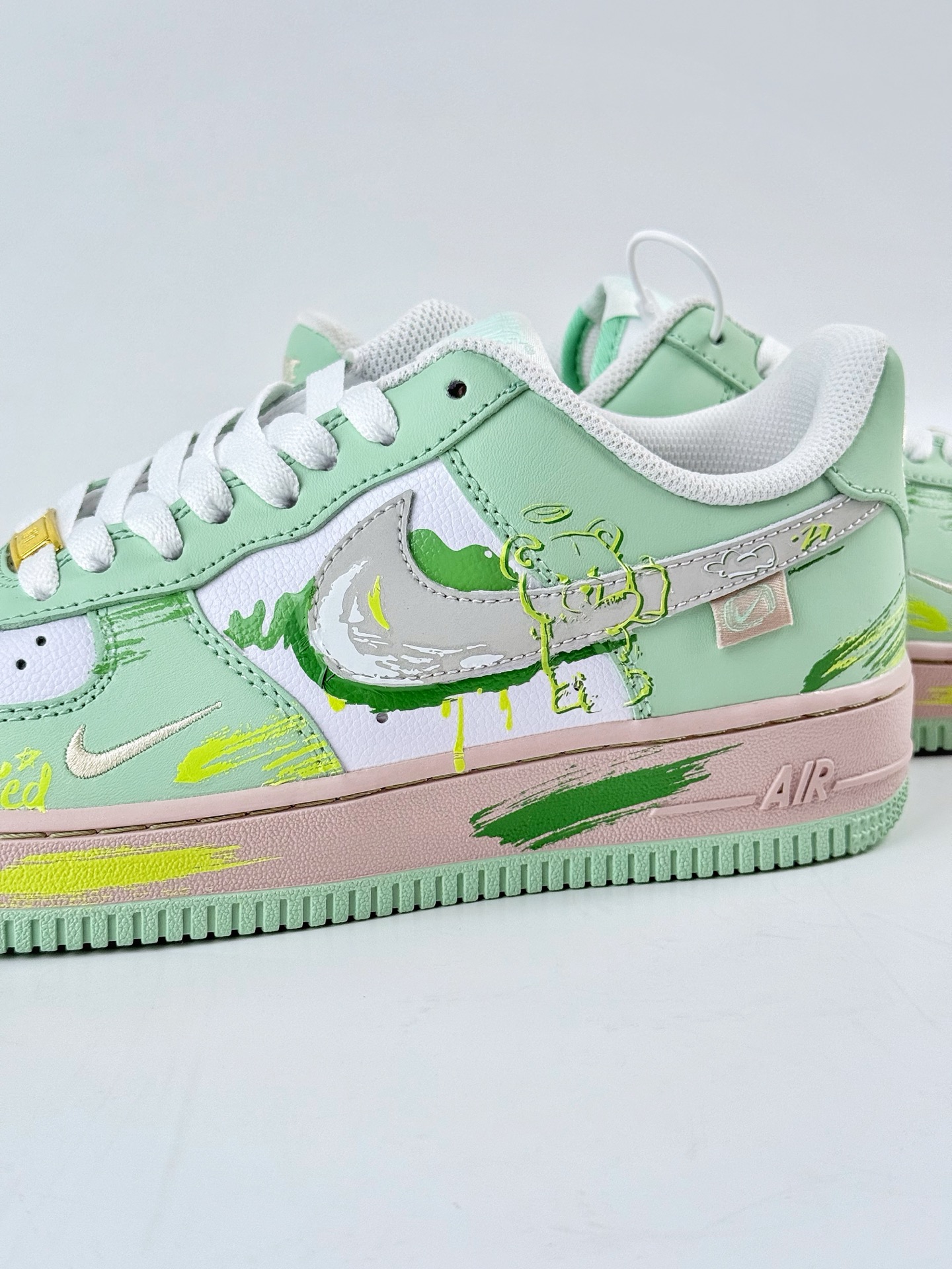 Nike Air Force 1 Low 07 绿白小钩涂鸦  DB3310-990
