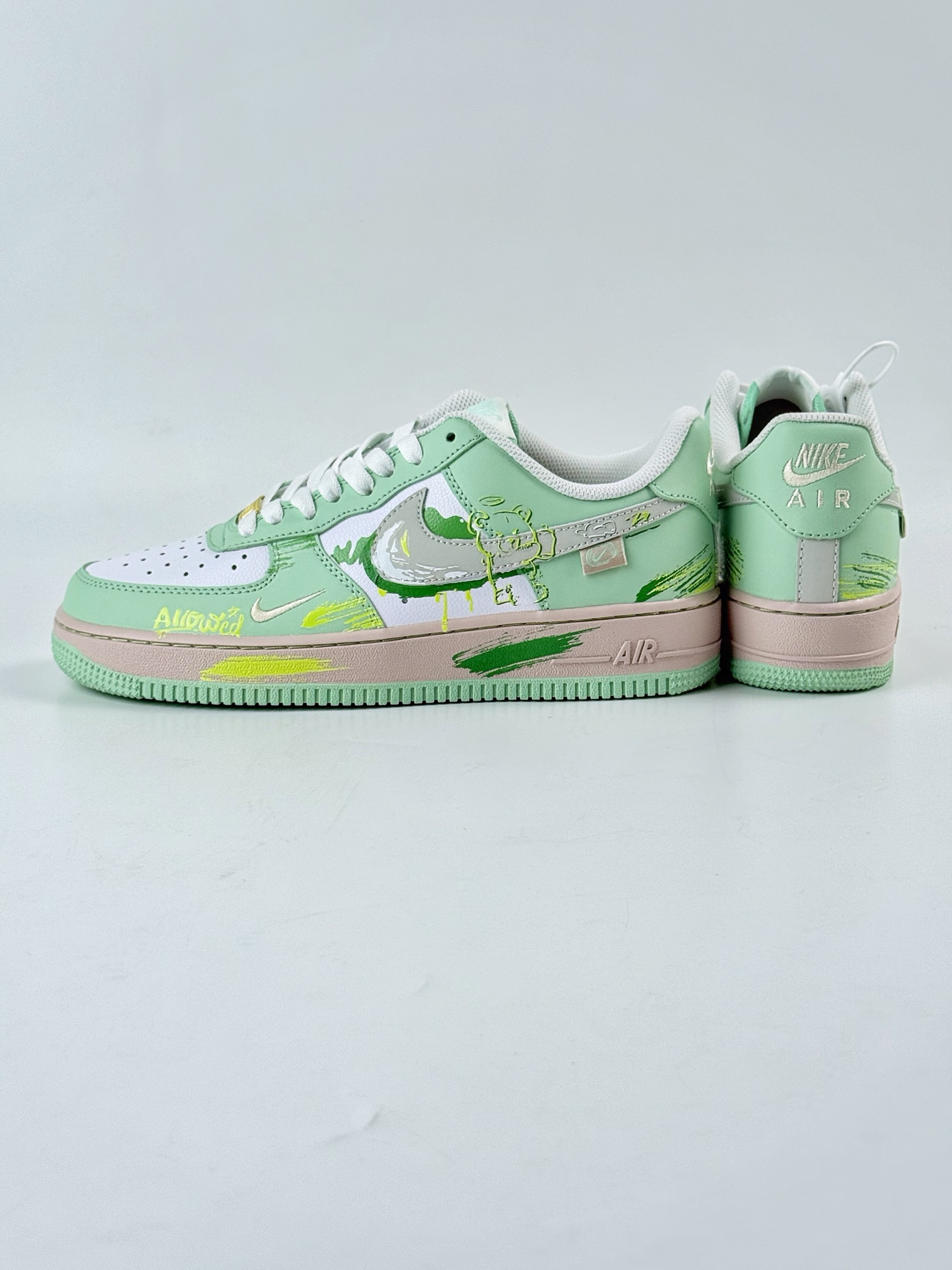 Nike Air Force 1 Low 07 绿白小钩涂鸦  DB3310-990