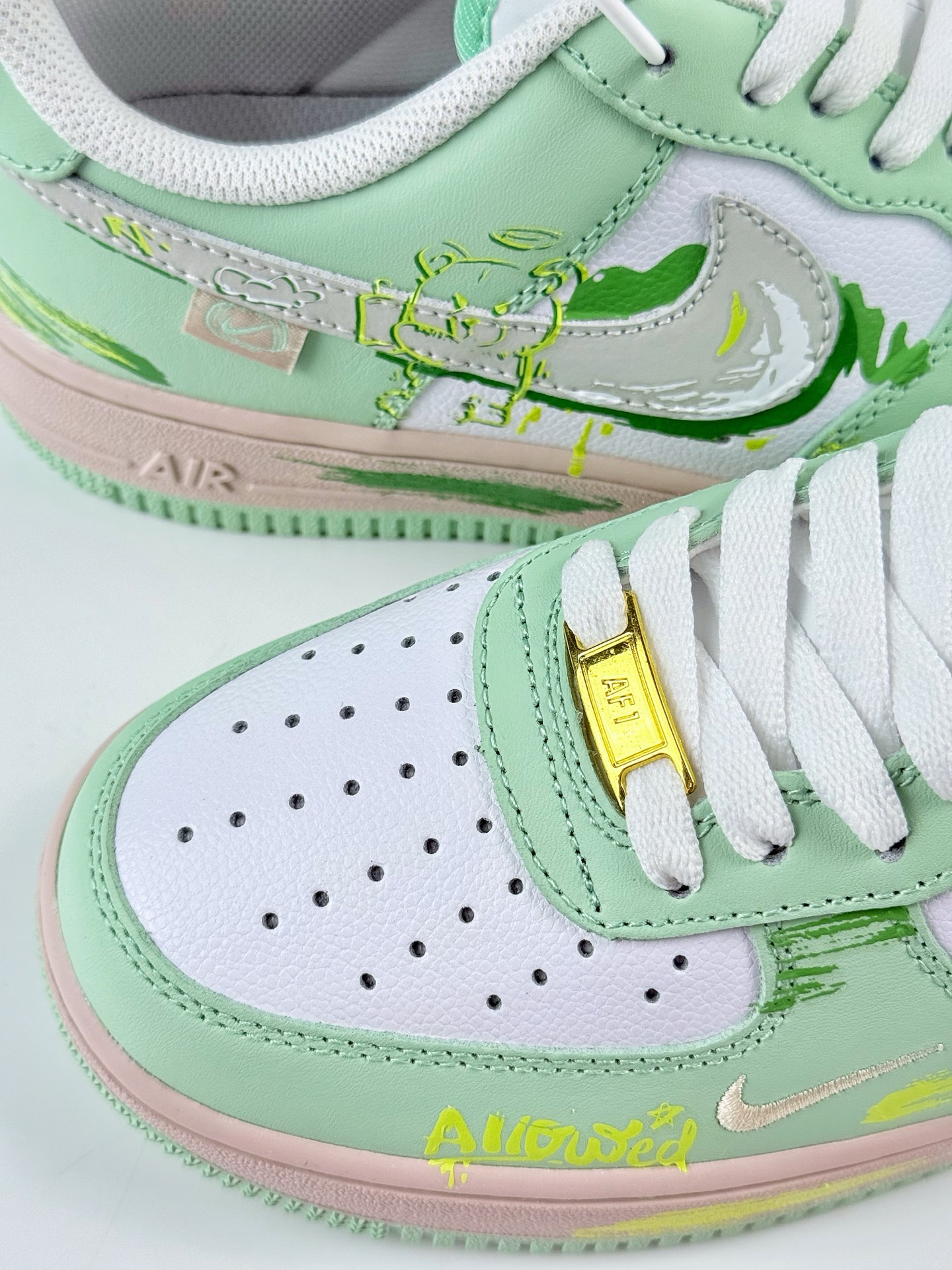 Nike Air Force 1 Low 07 绿白小钩涂鸦  DB3310-990