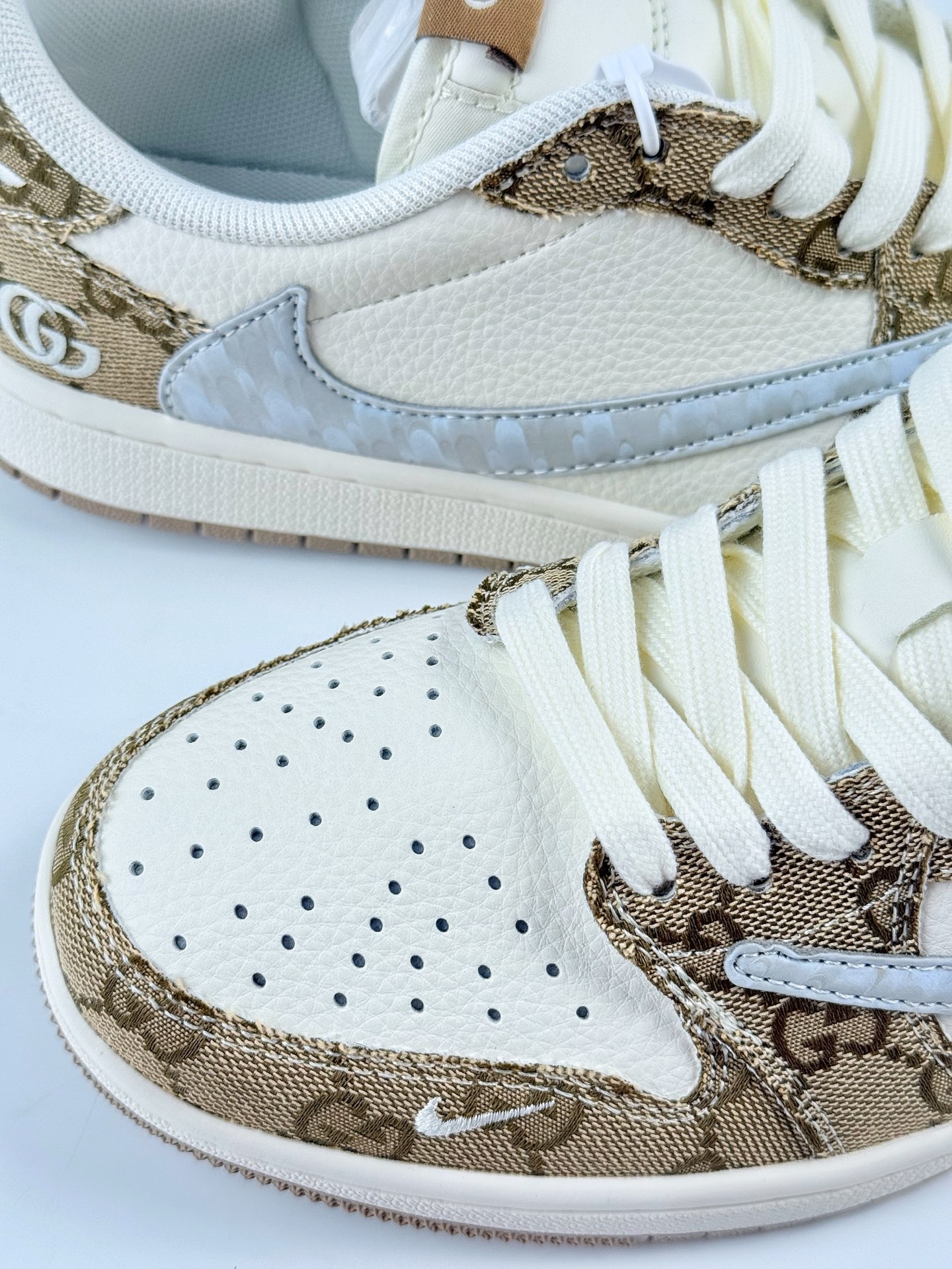 Travis Scott x Nike Air Jordan 1 Low x GUCCI Air Jordan 1 Low 反转暗橙白小勾倒钩  XS7089-603