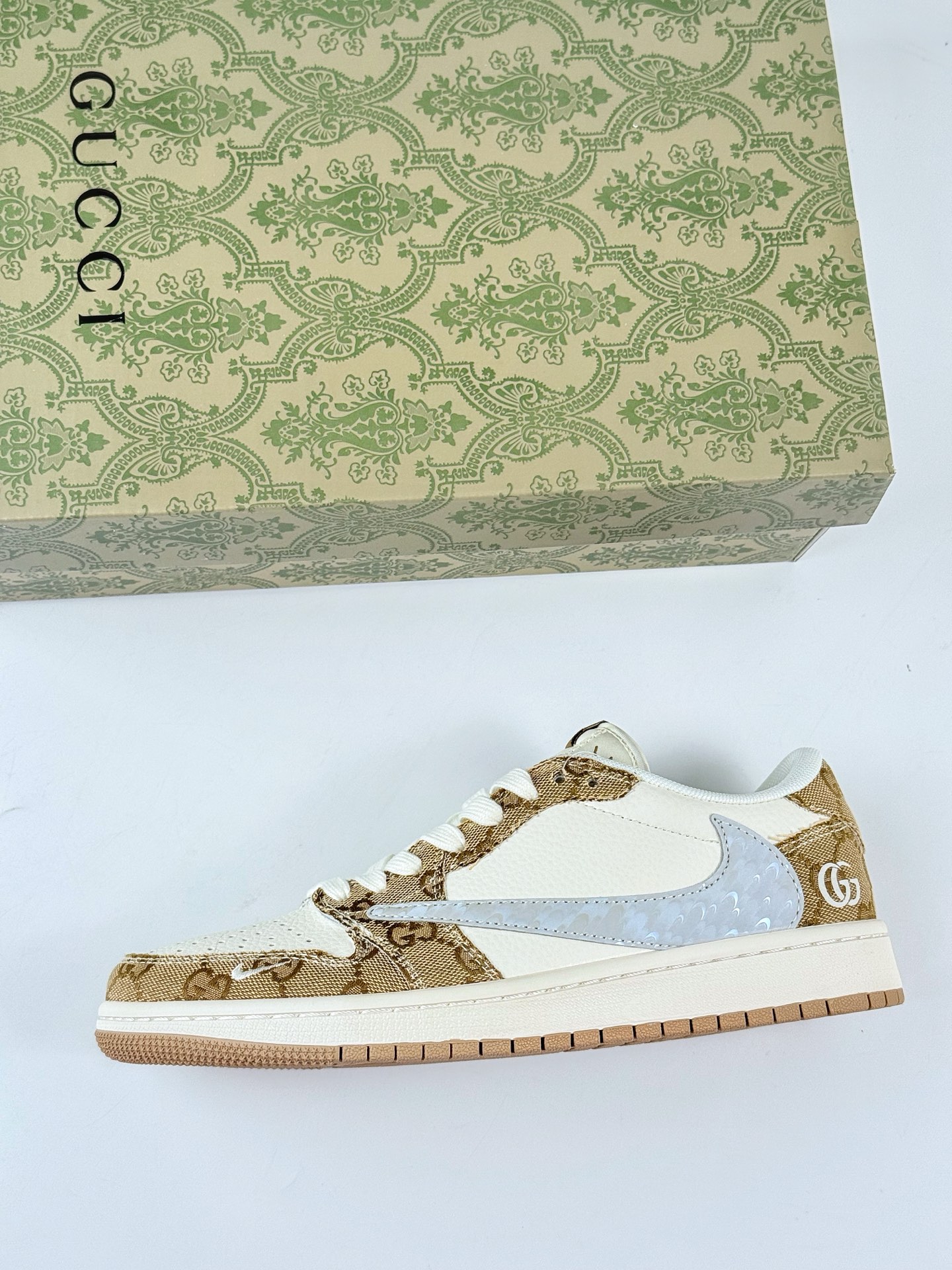 Travis Scott x Nike Air Jordan 1 Low x GUCCI Air Jordan 1 Low 反转暗橙白小勾倒钩  XS7089-603