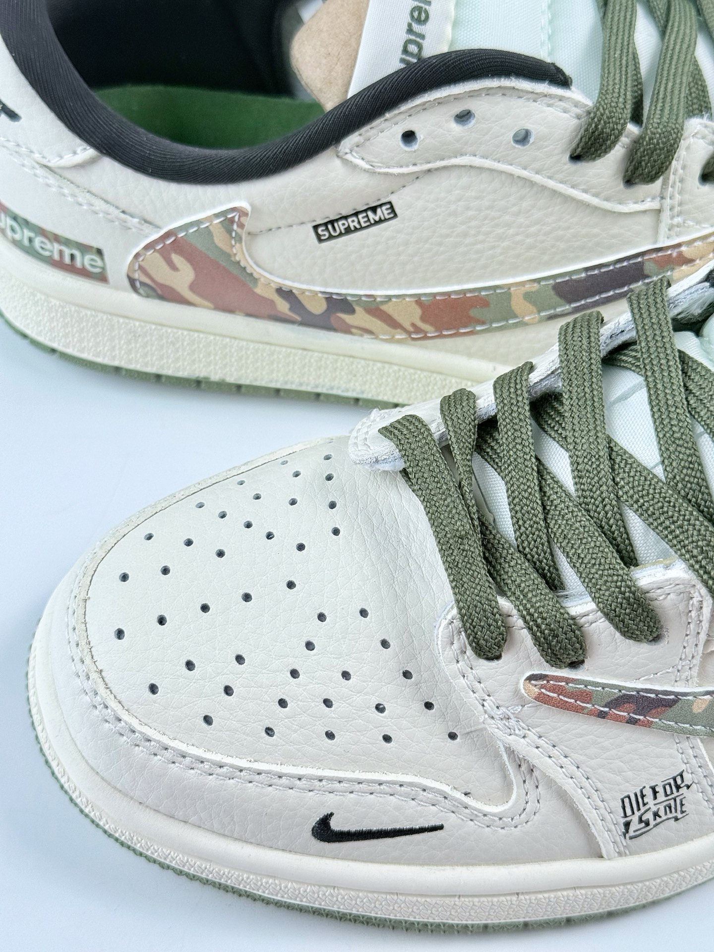 Travis Scott x Nike Air Jordan 1 Low x superme Air Jordan 1 Low 反转白绿小勾倒钩  XS2024-046