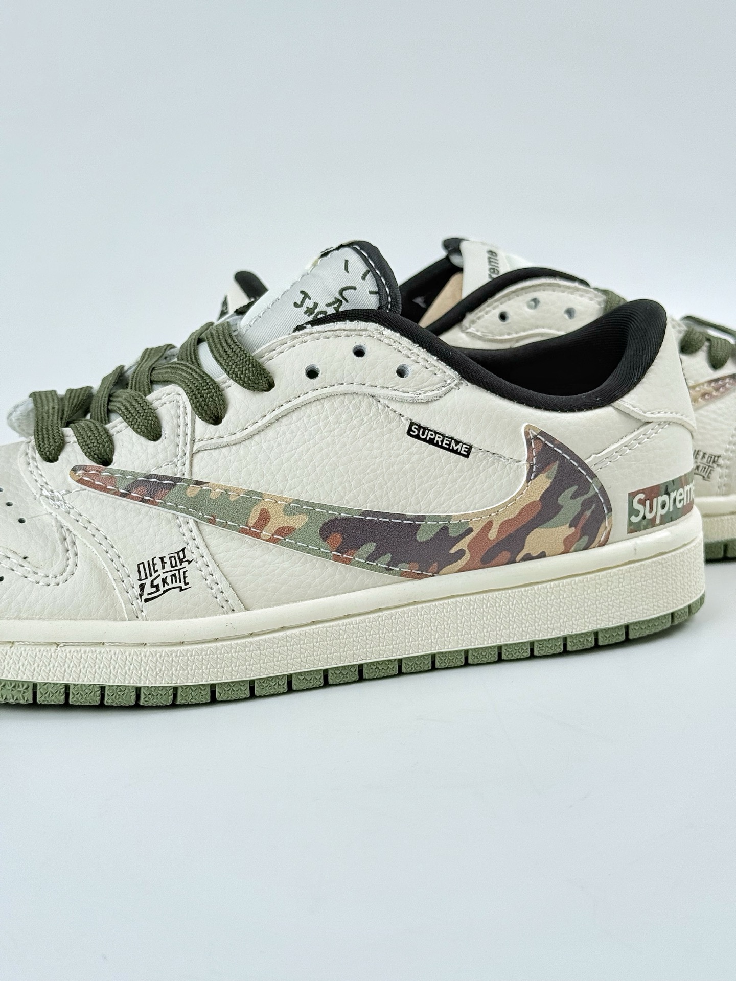 Travis Scott x Nike Air Jordan 1 Low x superme Air Jordan 1 Low 反转白绿小勾倒钩  XS2024-046