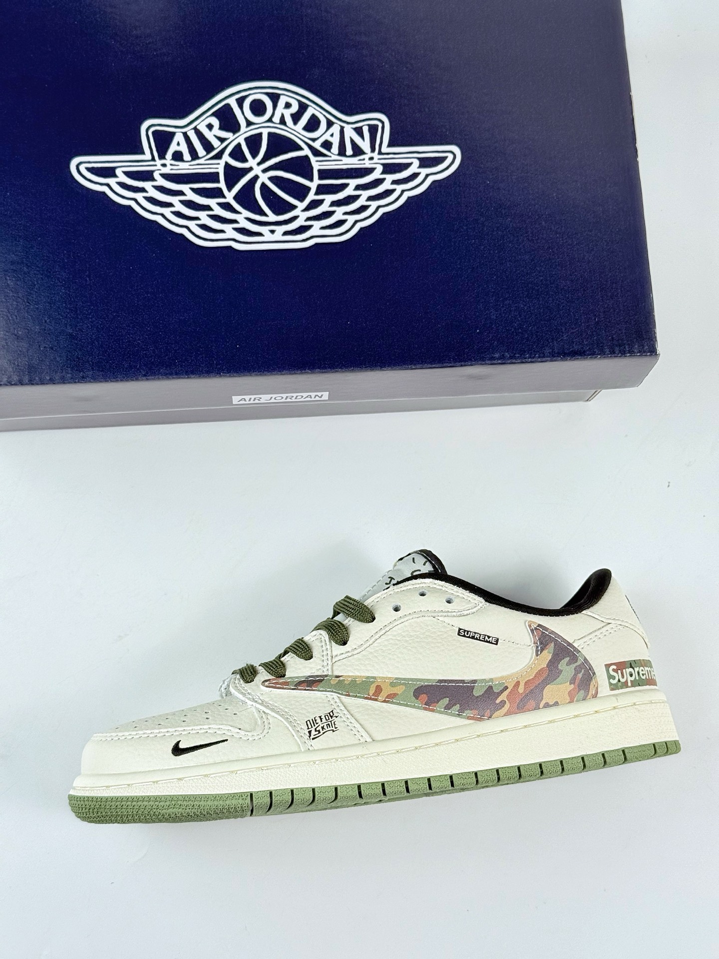 Travis Scott x Nike Air Jordan 1 Low x superme Air Jordan 1 Low 反转白绿小勾倒钩  XS2024-046