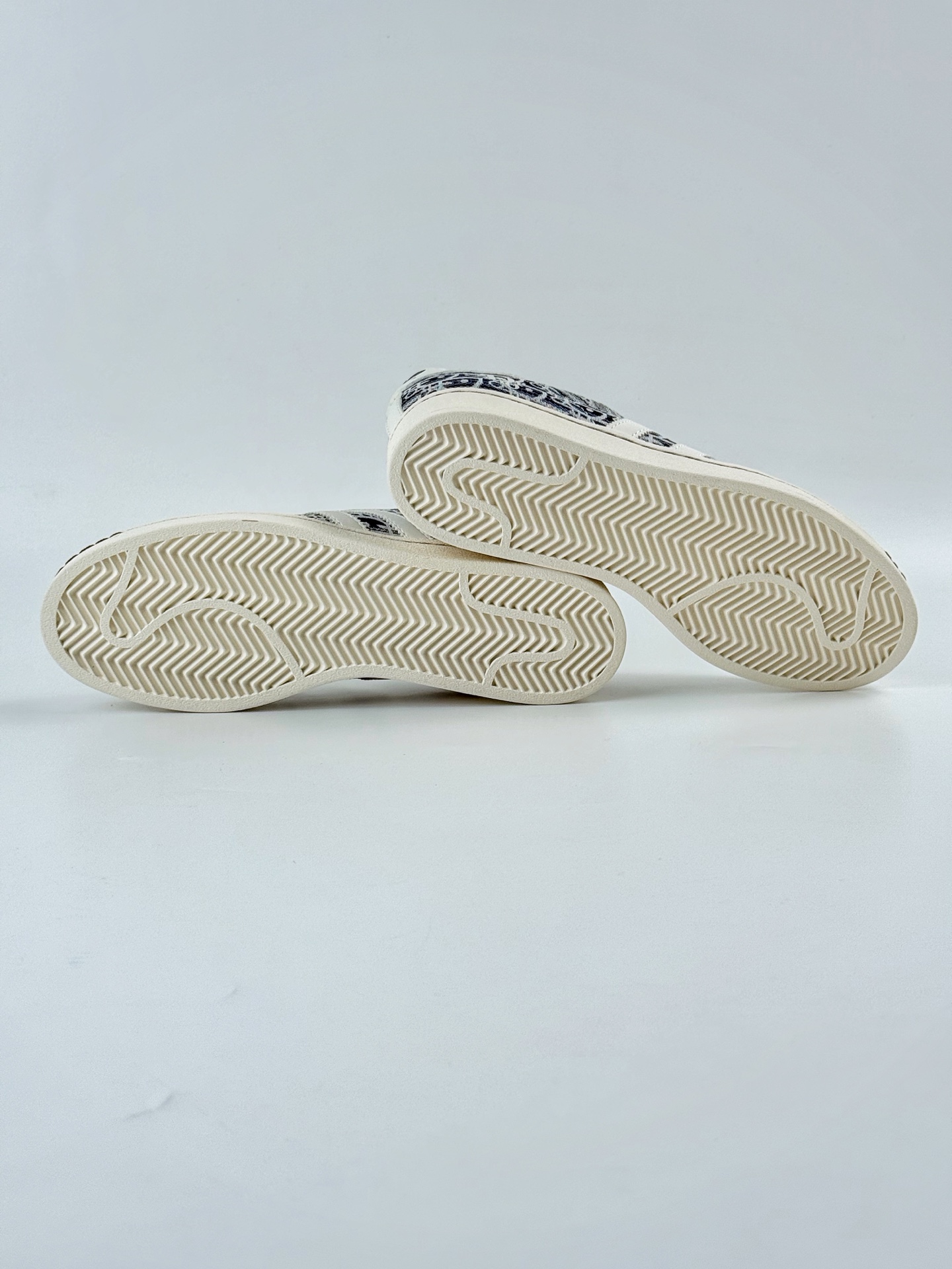 AD Originals Superstar x DIOR 白黑 HS3081