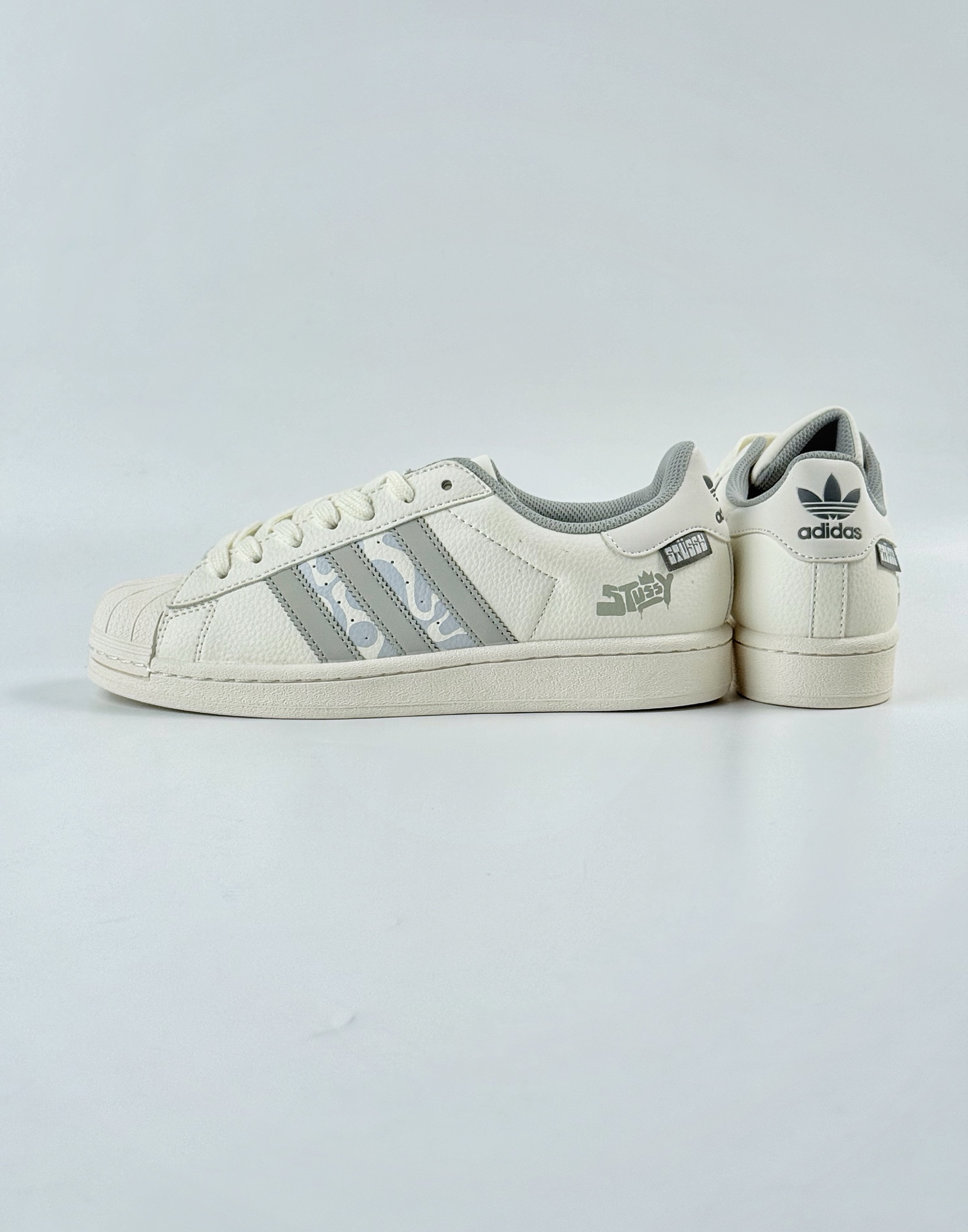 AD Originals Superstar x Stussy 白灰  HS3085