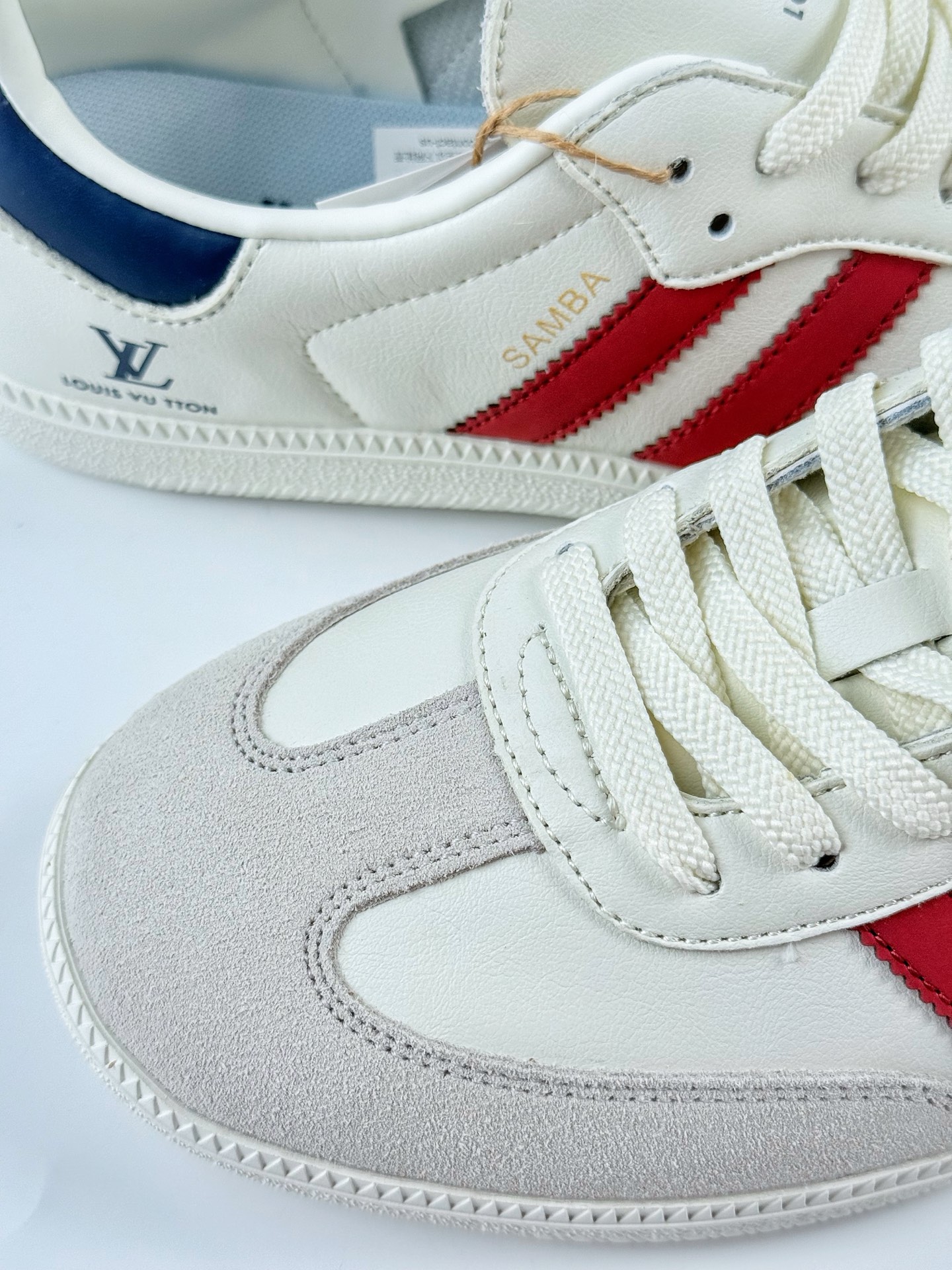adidas originals Samba OG x Louis Vuitton 灰白红 桑巴舞系列复古经典轻便板鞋  GJ75811
