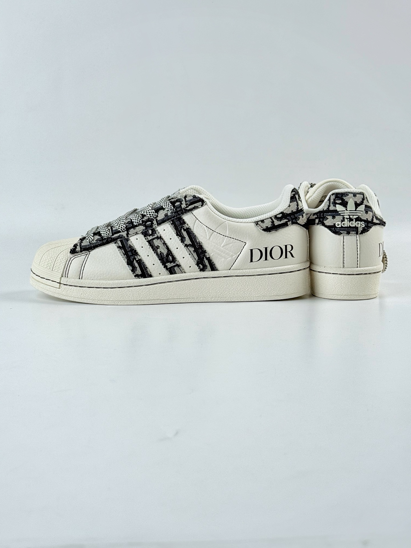AD Originals Superstar x DIOR 白黑满天星  XS0019