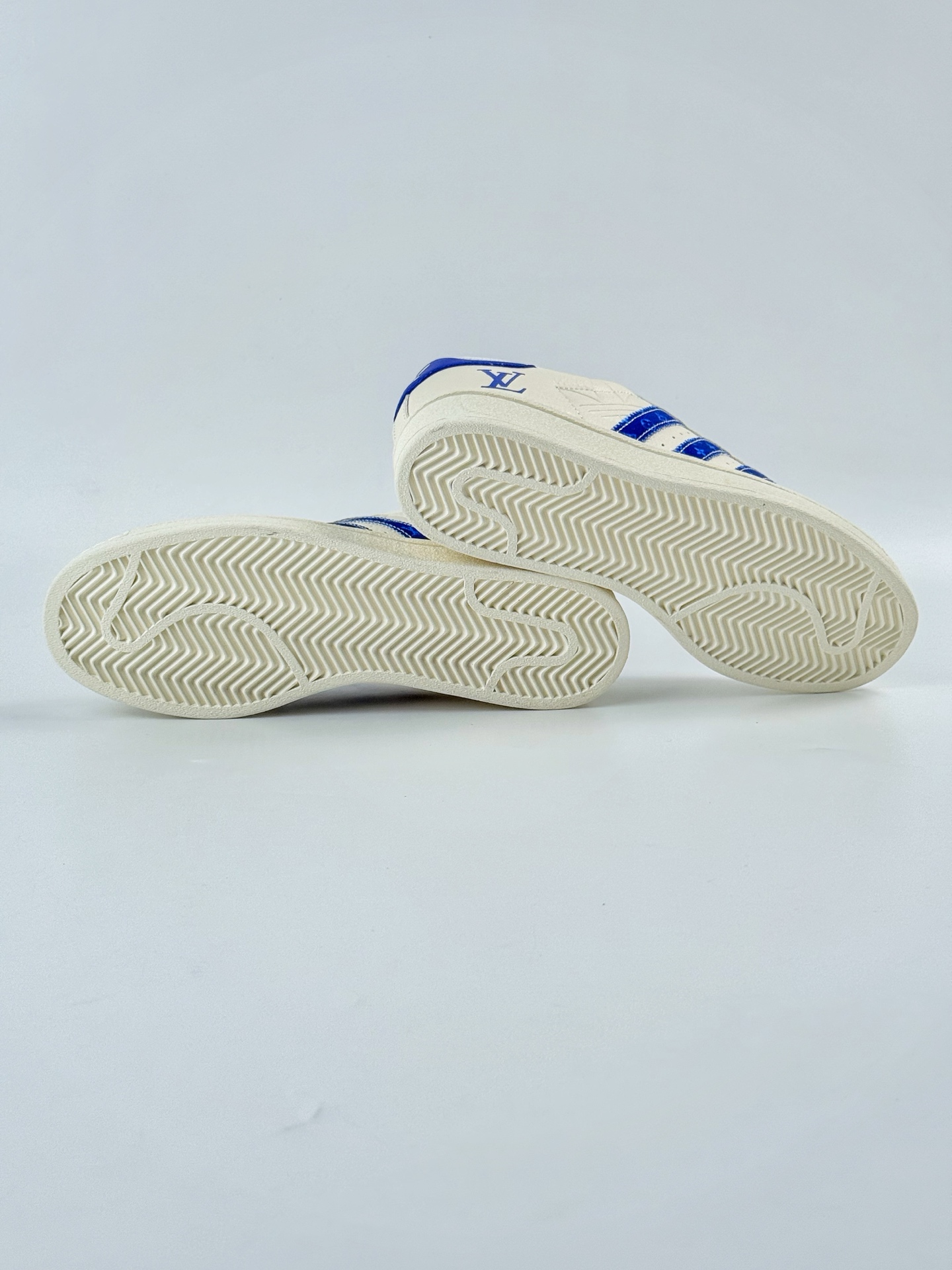 AD Originals Superstar x Louis Vuitton 白蓝 AD0006