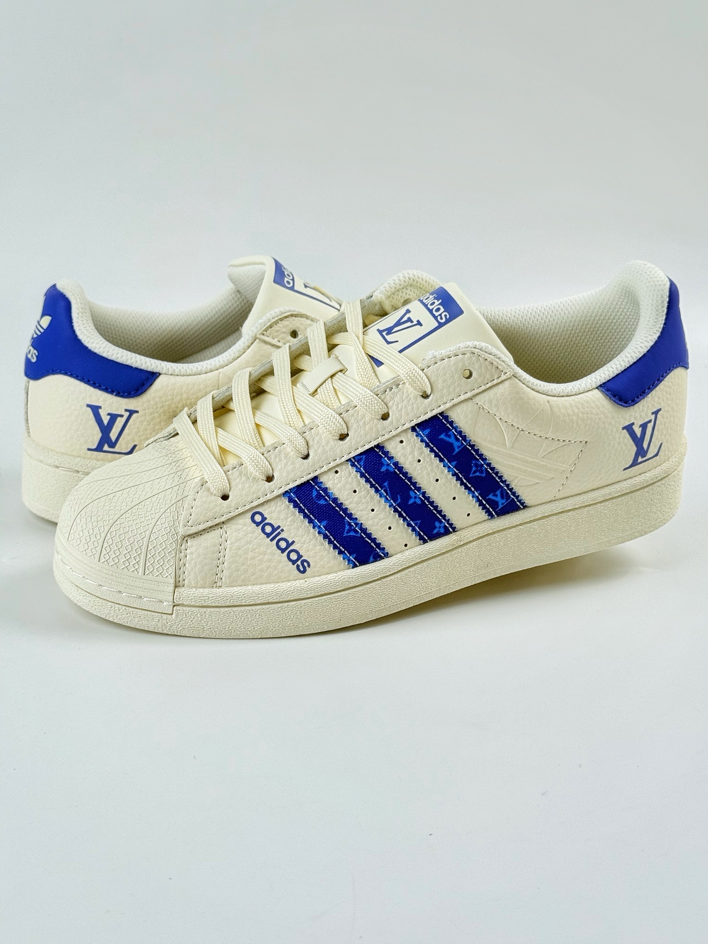 AD Originals Superstar x Louis Vuitton 白蓝 AD0006