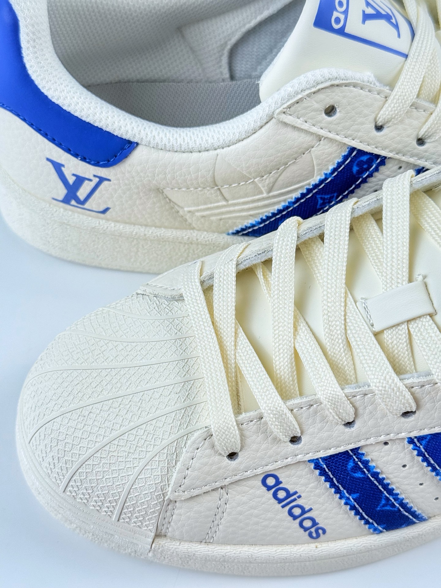 AD Originals Superstar x Louis Vuitton 白蓝 AD0006