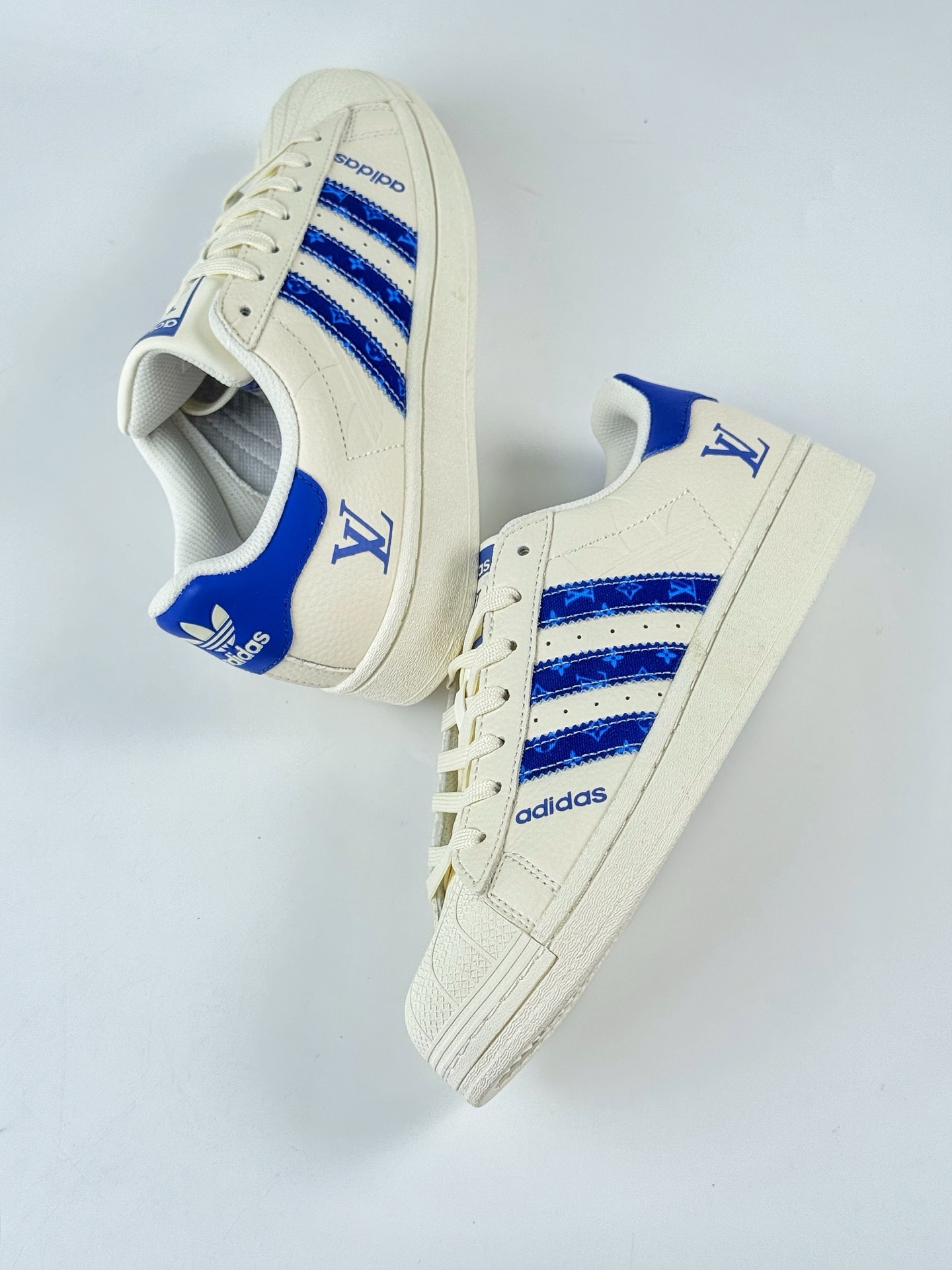 AD Originals Superstar x Louis Vuitton 白蓝 AD0006
