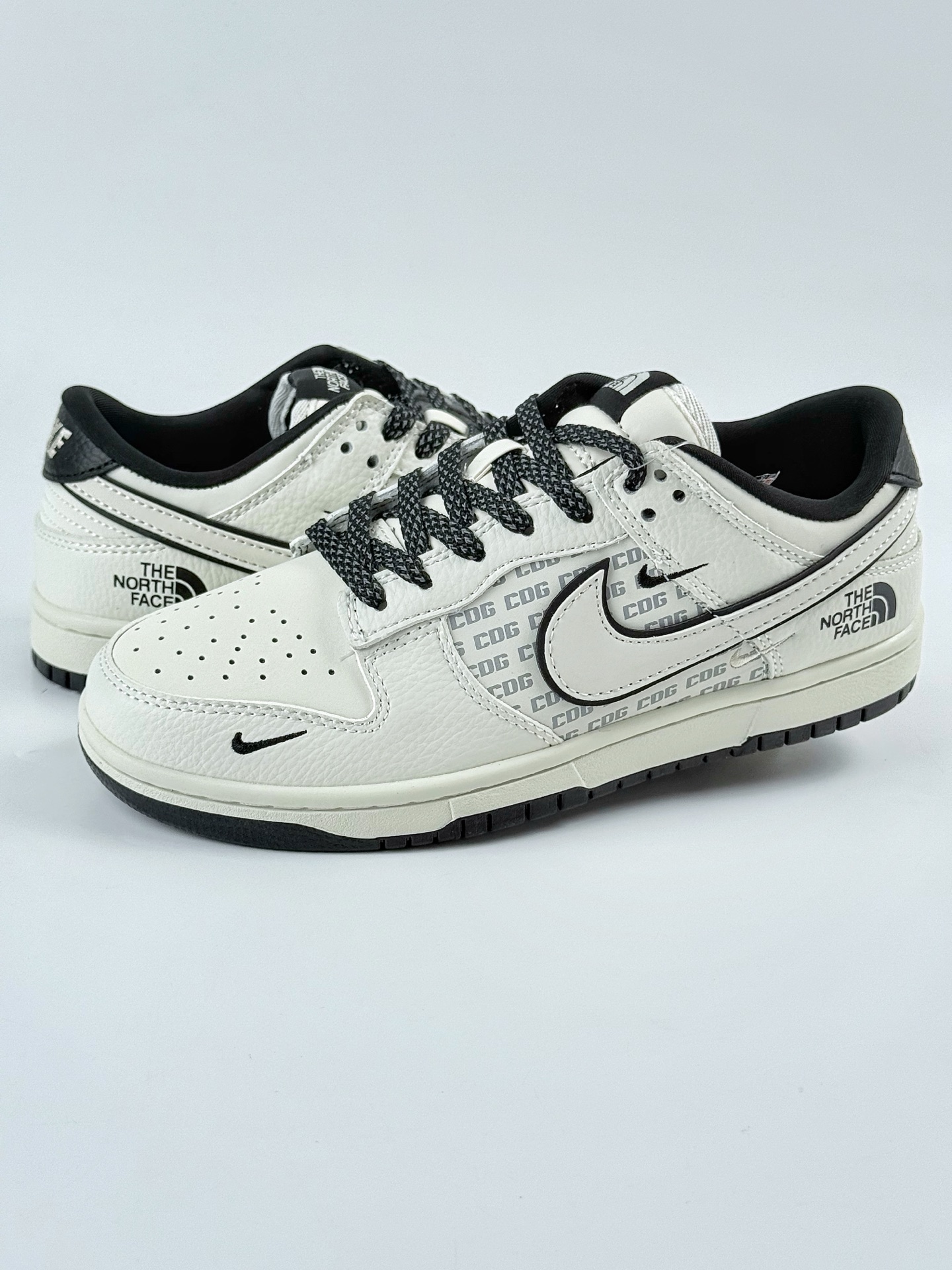 Nike SB Dunk Low x The North Face 白黑三小勾满天星 SC9207-423