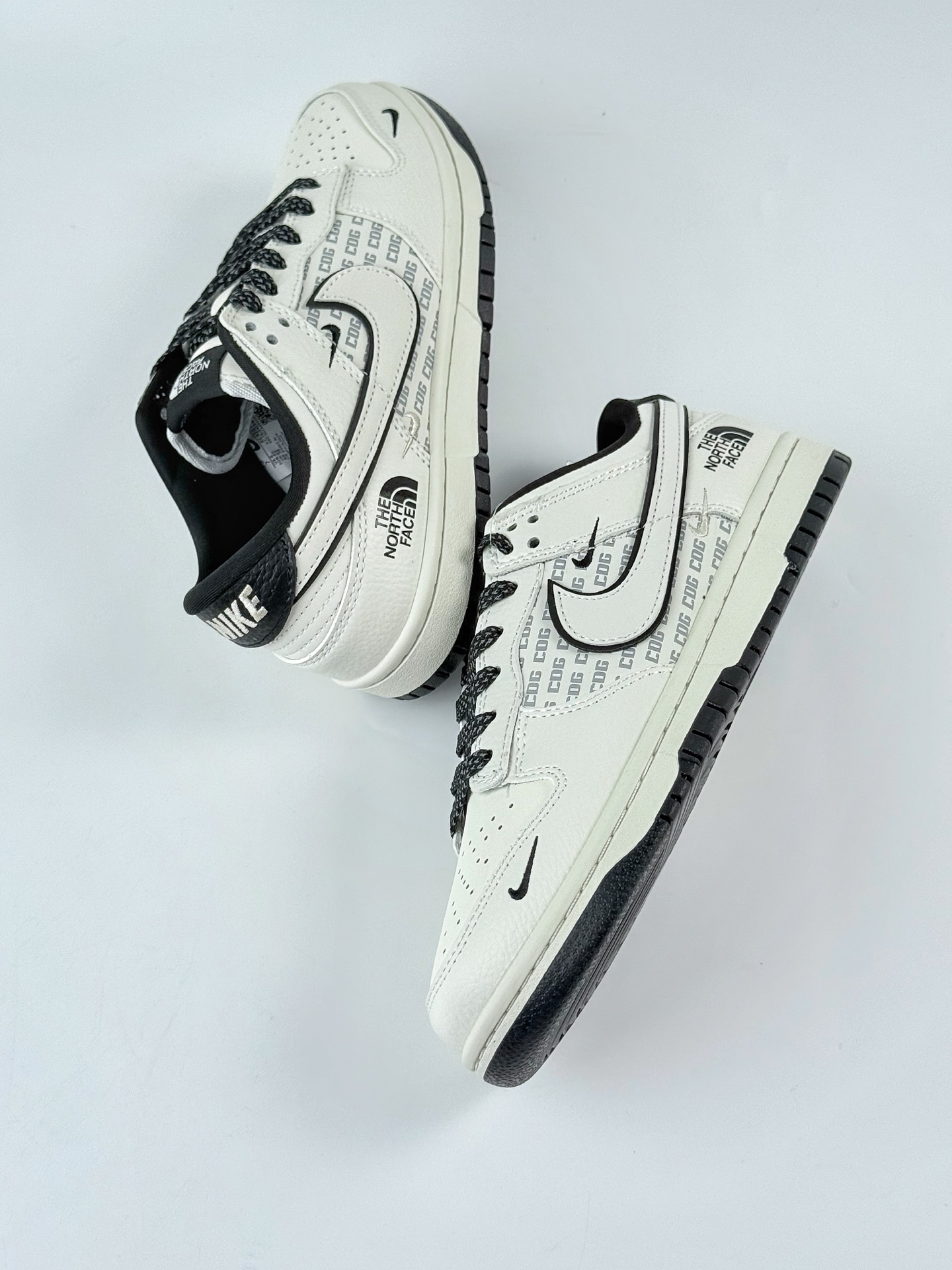 Nike SB Dunk Low x The North Face 白黑三小勾满天星 SC9207-423