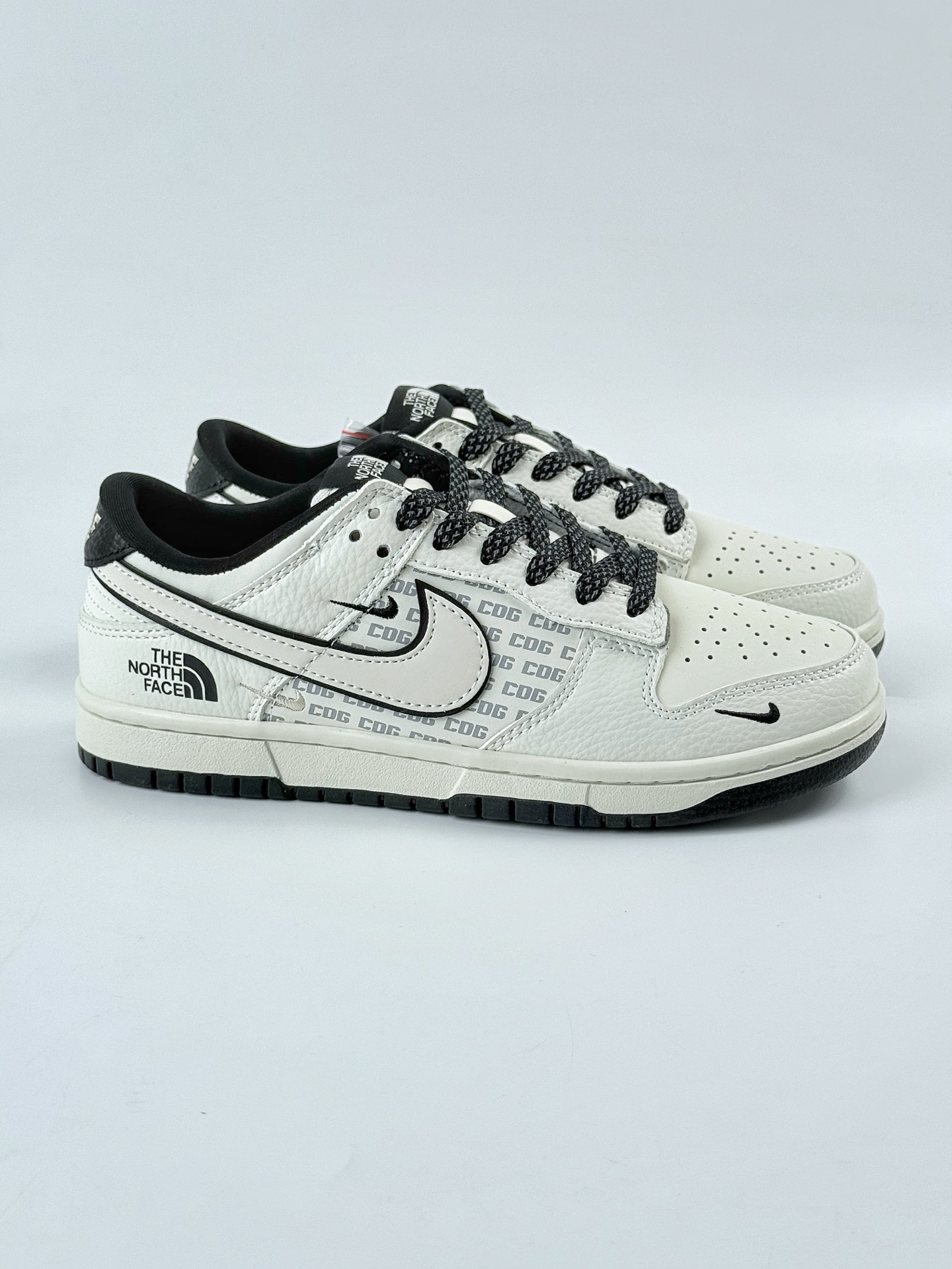 Nike SB Dunk Low x The North Face 白黑三小勾满天星 SC9207-423