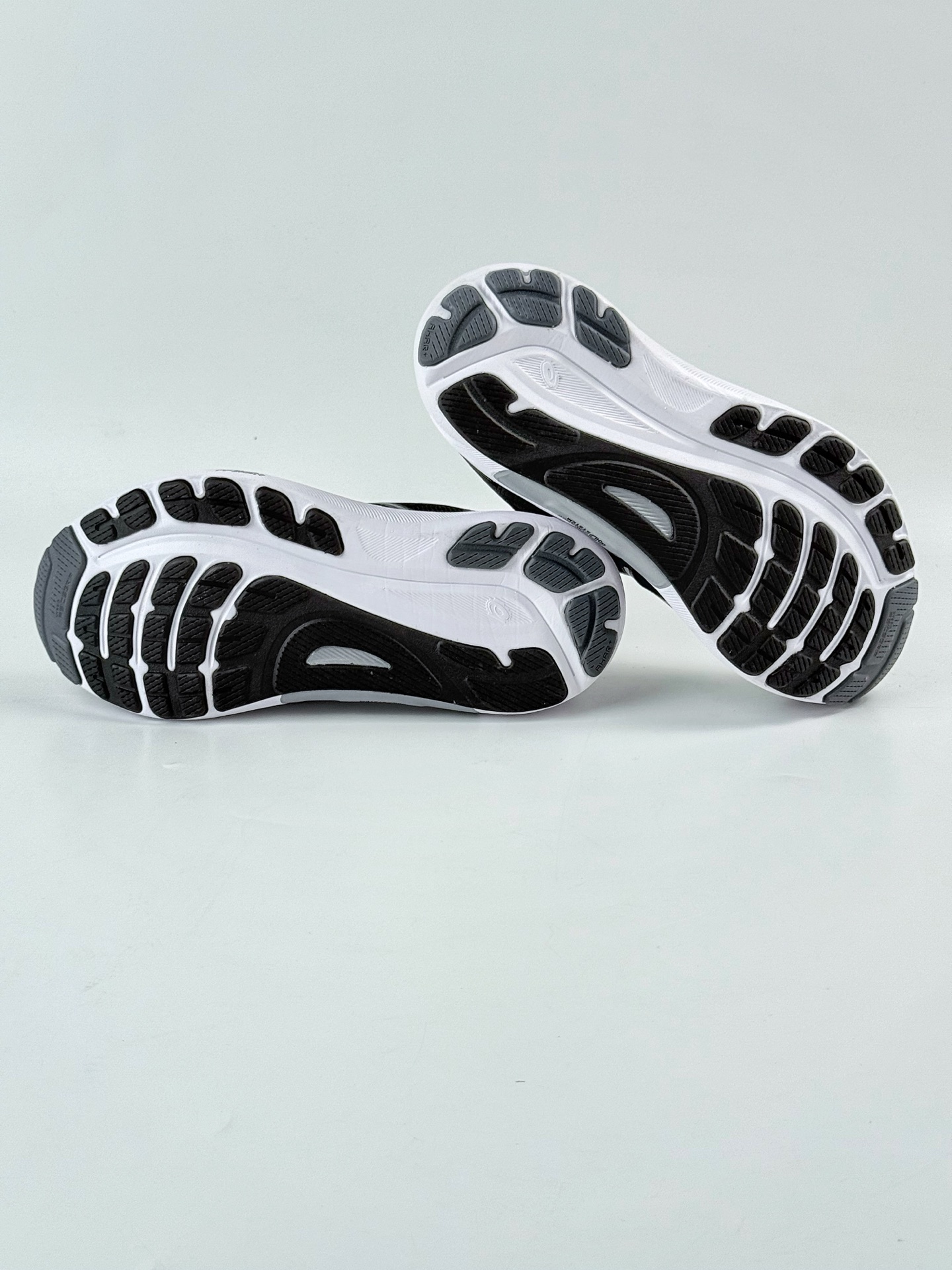 Asics Gel-Kayano 31代 运动休闲透气专业跑鞋 1011B867-002 Asics Gel-Kayano 31代 运动休闲透气专业跑鞋 1011B867-002