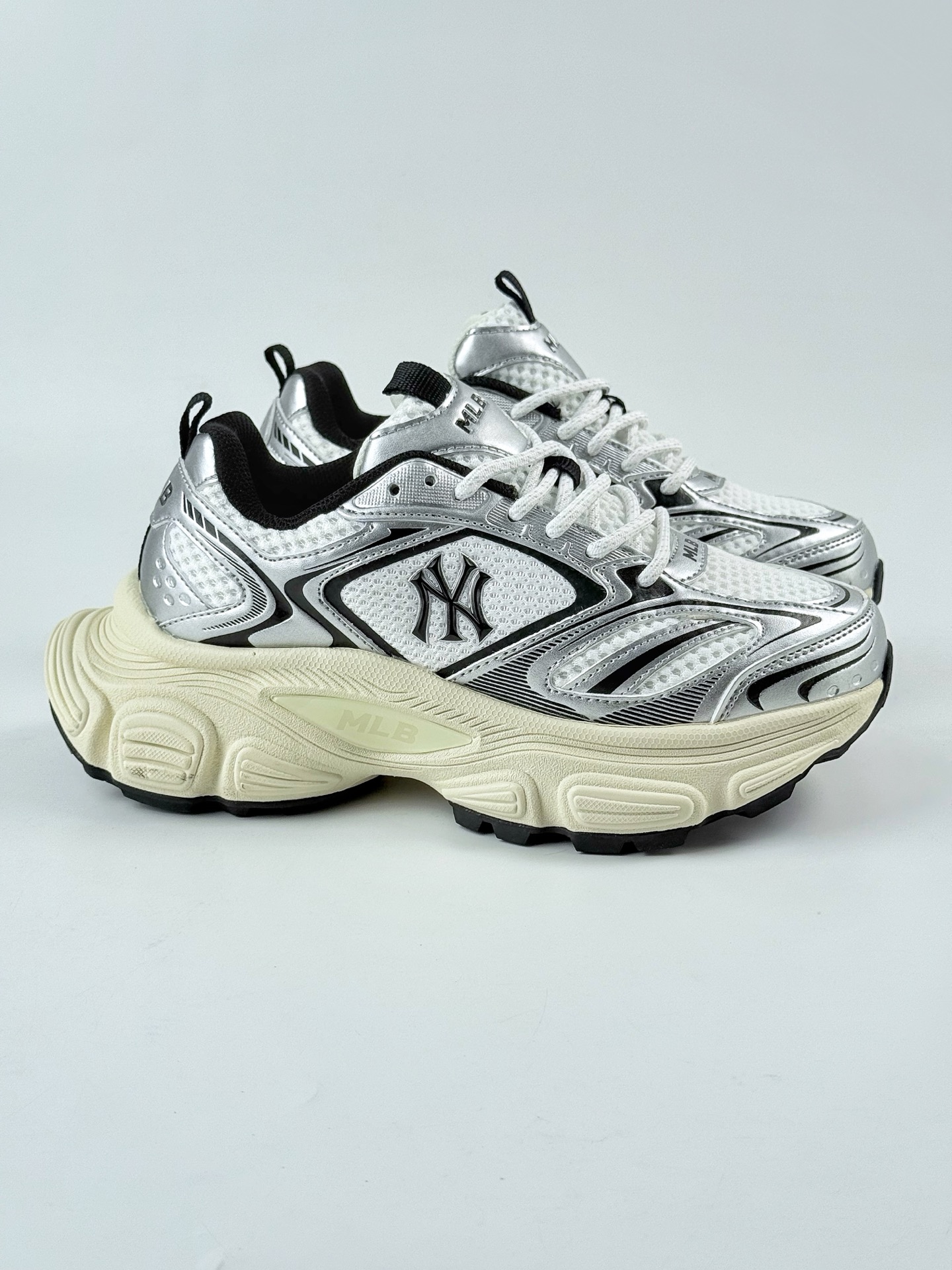 NY美国榄球洋基队 x MLB Chunky Runner Basic 厚底老爹厚底休闲运动慢跑鞋 3ASHW045N NY美国榄球洋基队 x MLB Chunky Runner Basic 厚底老爹厚底休闲运动慢跑鞋 3ASHW045N
