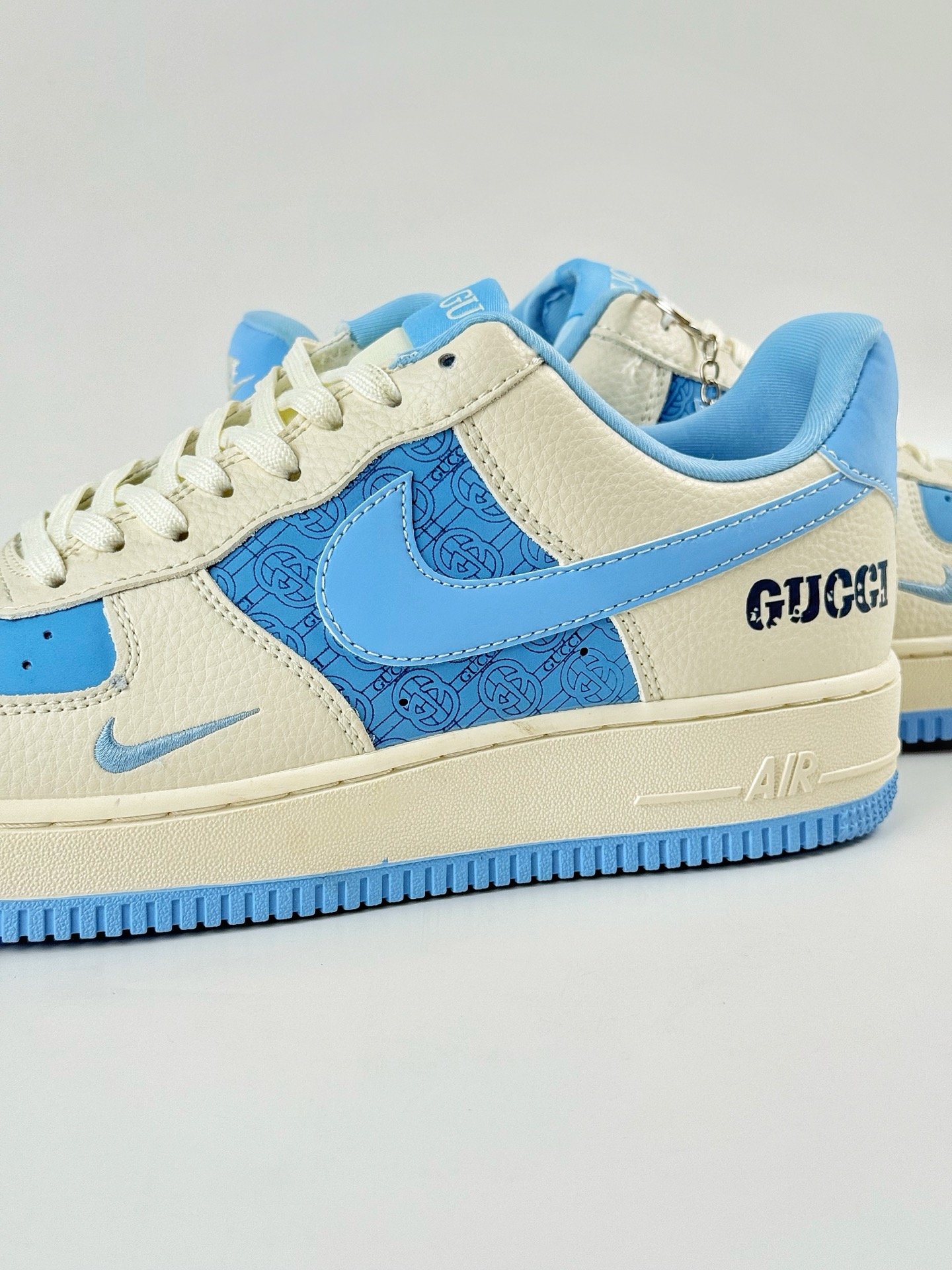 Nike Air Force 1 Low 07 x GUCCI 白蓝小钩 DF0188-067 Nike Air Force 1 Low 07 x GUCCI 白蓝小钩 DF0188-067