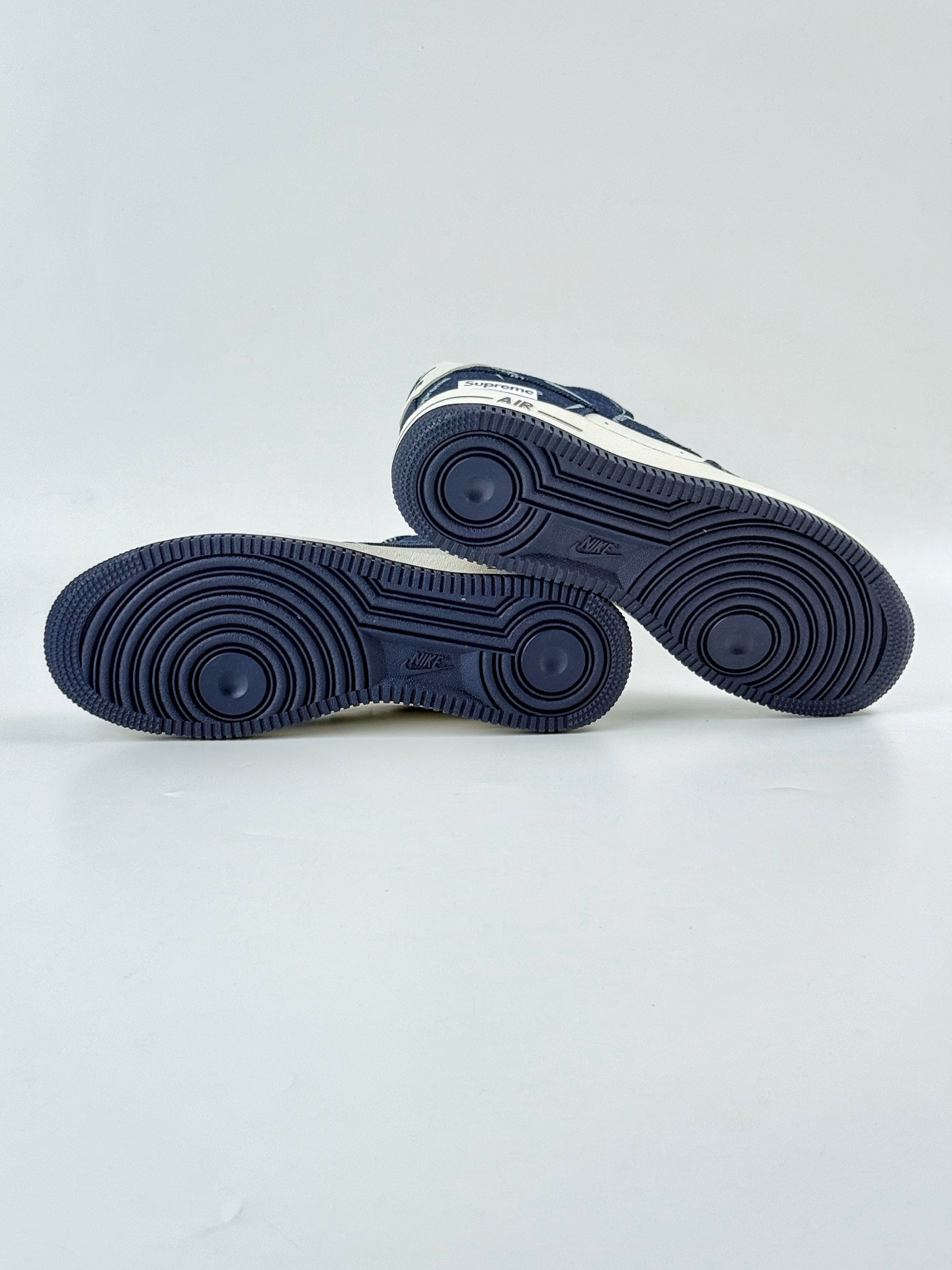 Nike Air Force 1 Low 07 x Supreme 蓝白小勾满天星  LW9279-005