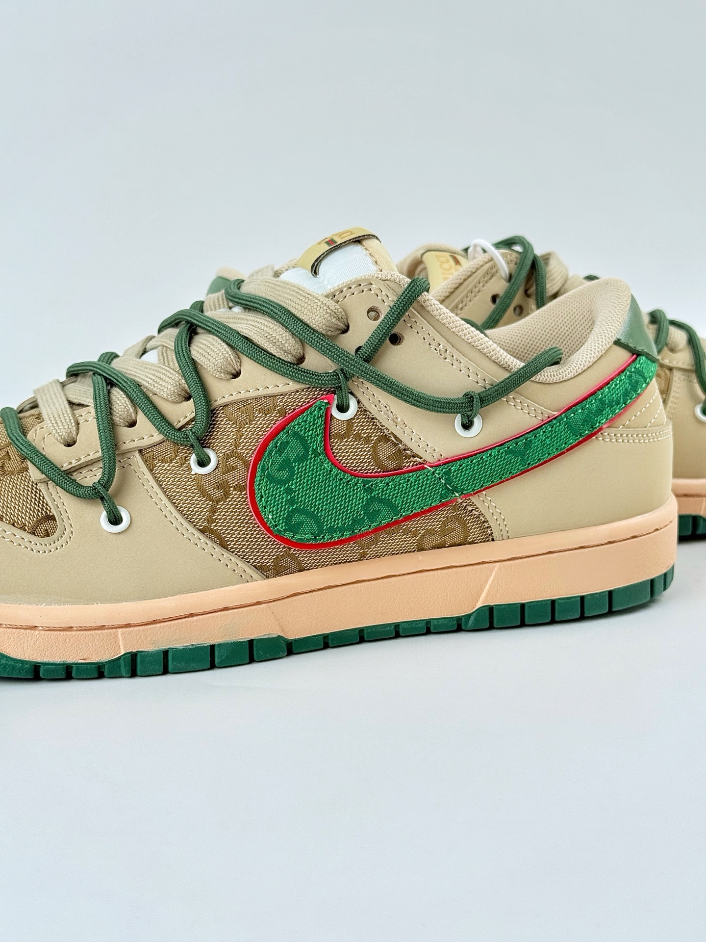 Nike SB Dunk Low x GUCCI 棕绿小勾  DM6868-087