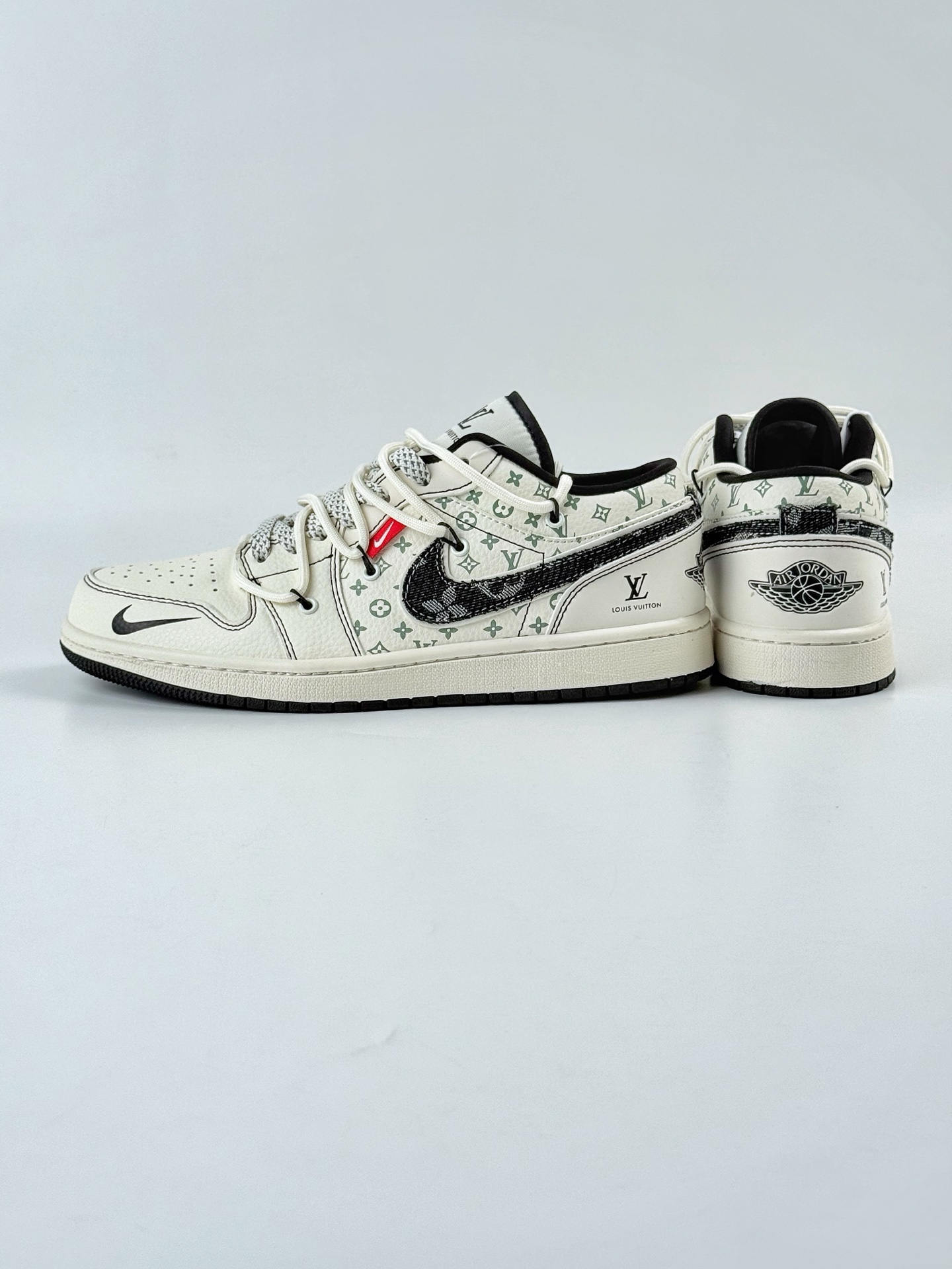 Air Jordan 1 Low x Louis Vuitton 白黑小勾满天星 YX5066-356 Air Jordan 1 Low x Louis Vuitton 白黑小勾满天星 YX5066-356