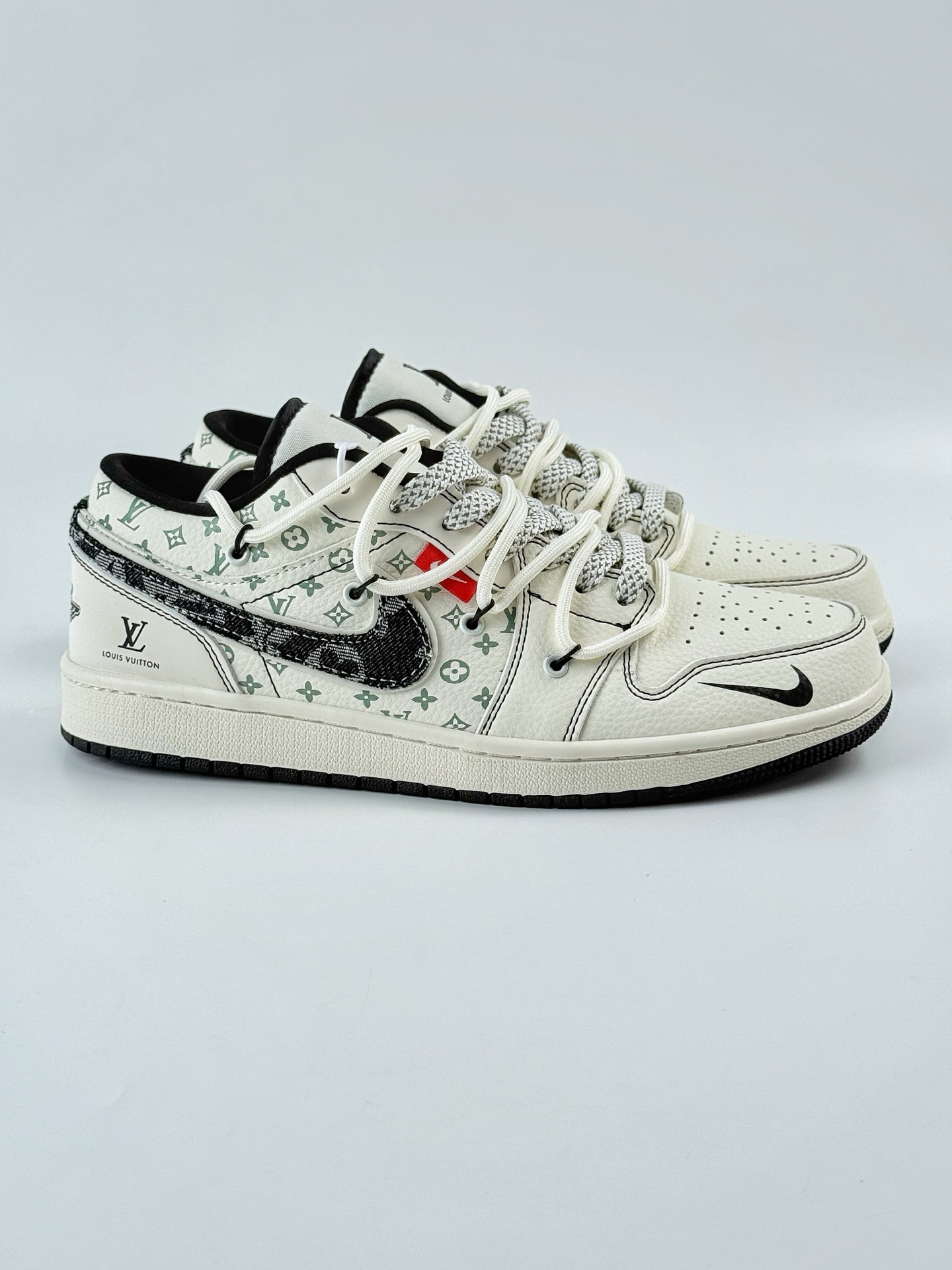 Air Jordan 1 Low x Louis Vuitton 白黑小勾满天星 YX5066-356 Air Jordan 1 Low x Louis Vuitton 白黑小勾满天星 YX5066-356